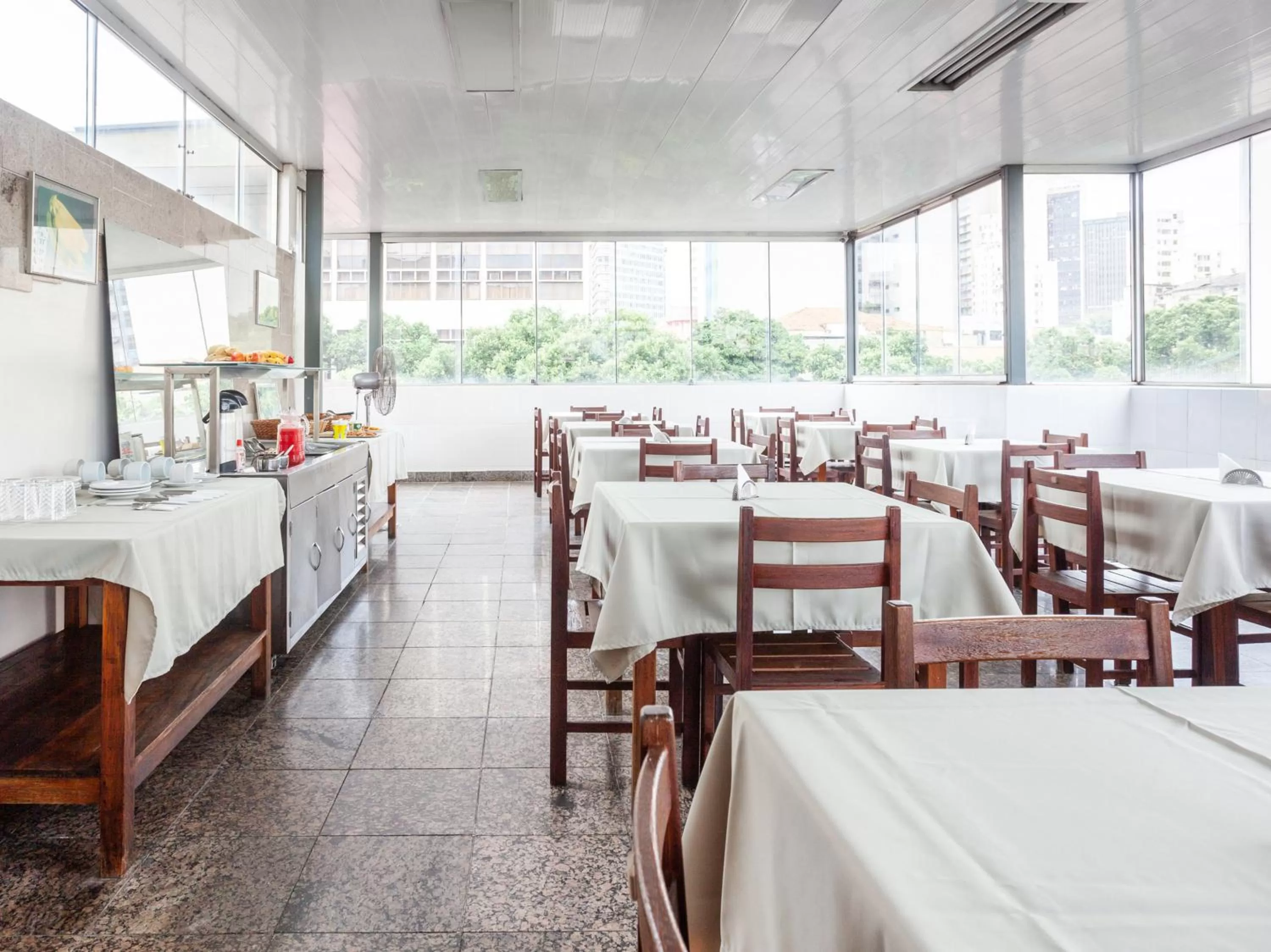 Restaurant/places to eat in Hotel Economy 888 - Próximo a Praça da Estação e Rodoviária