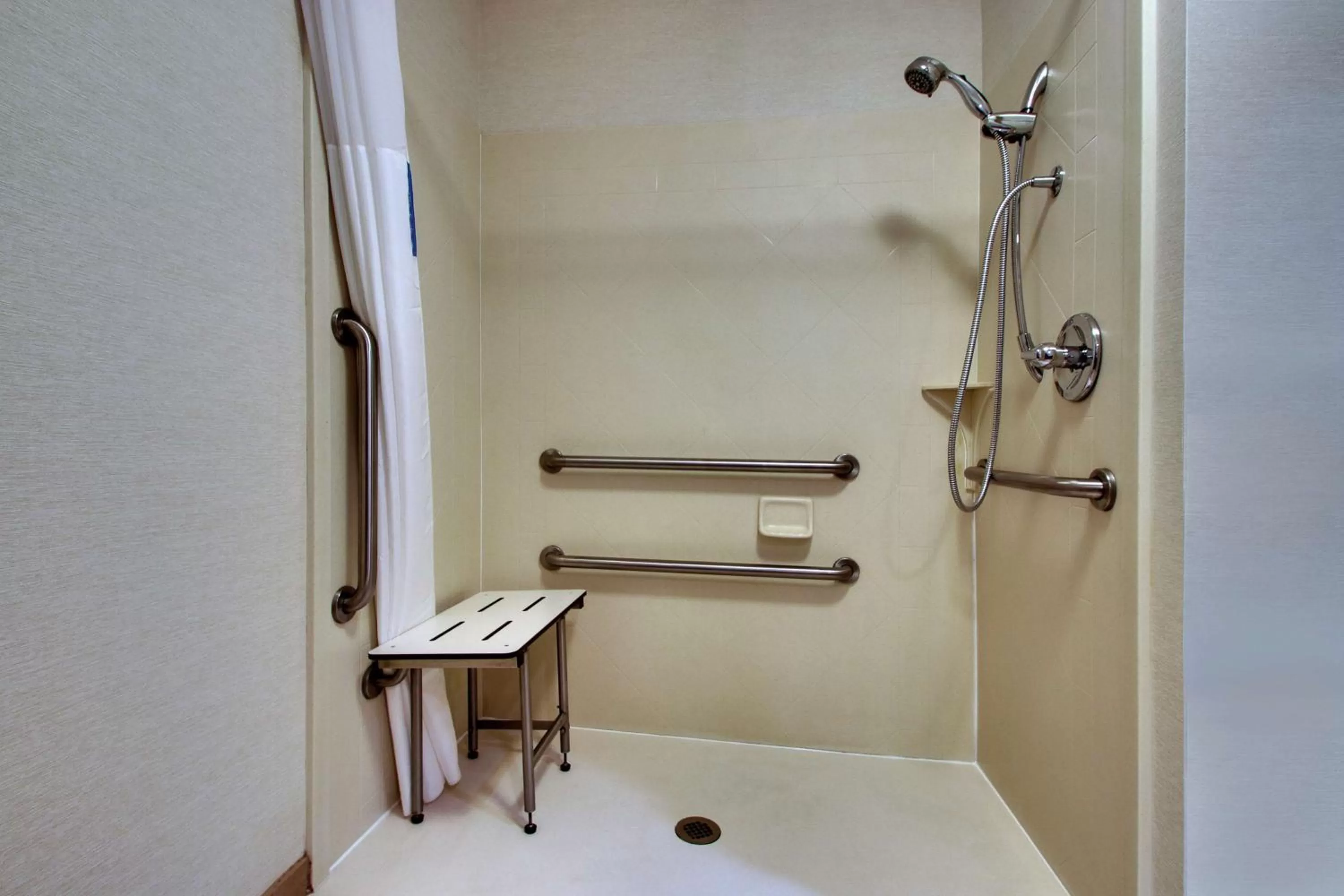 Bathroom in Hampton Inn DuBois