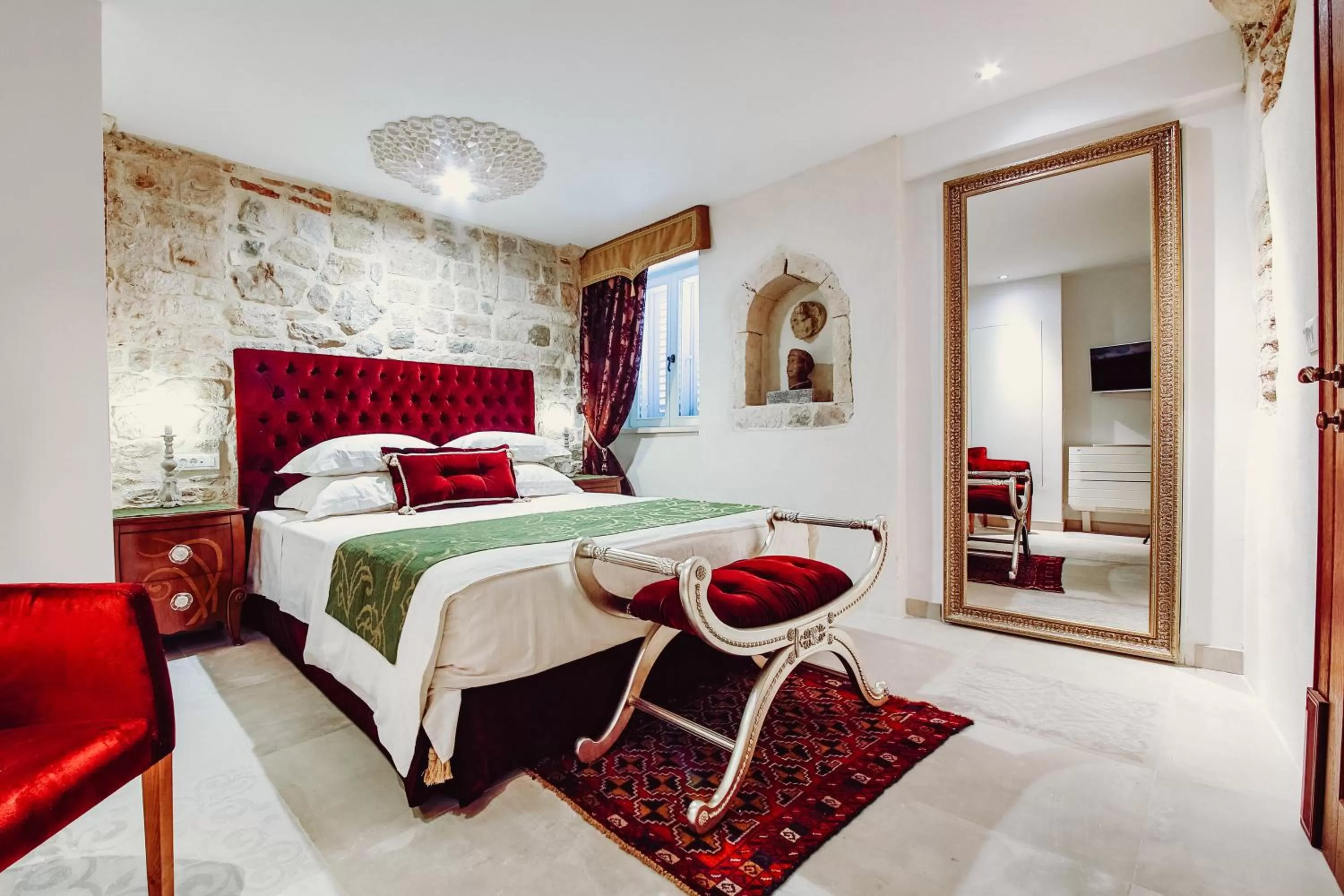 Photo of the whole room, Bed in Villa Nepos Hotel