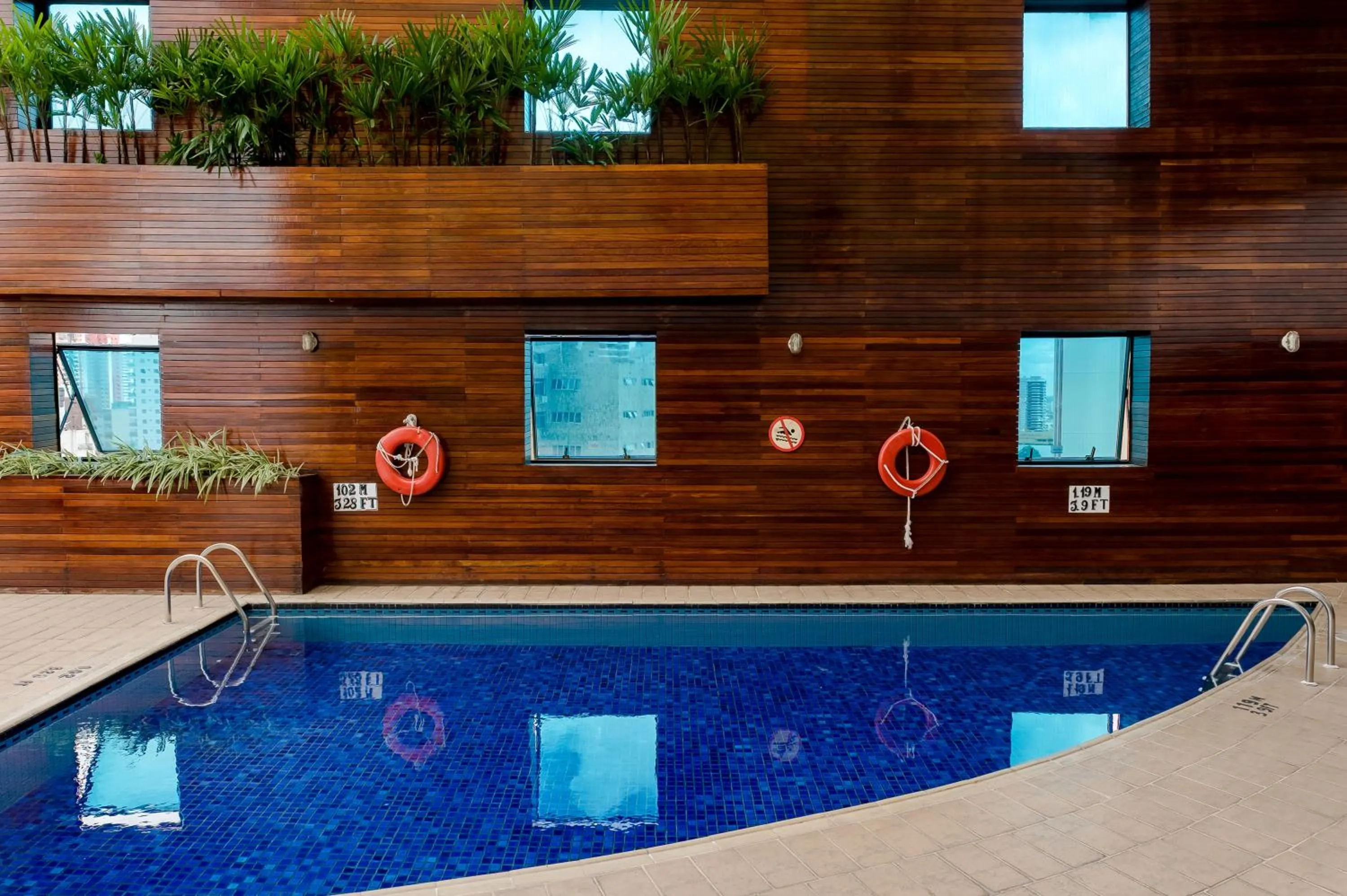 Swimming pool in Grand Mercure Belem do Para