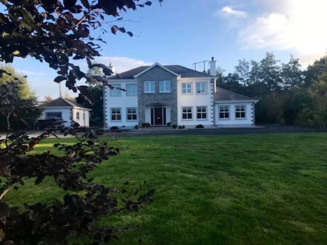 Property Building in Strawberry View