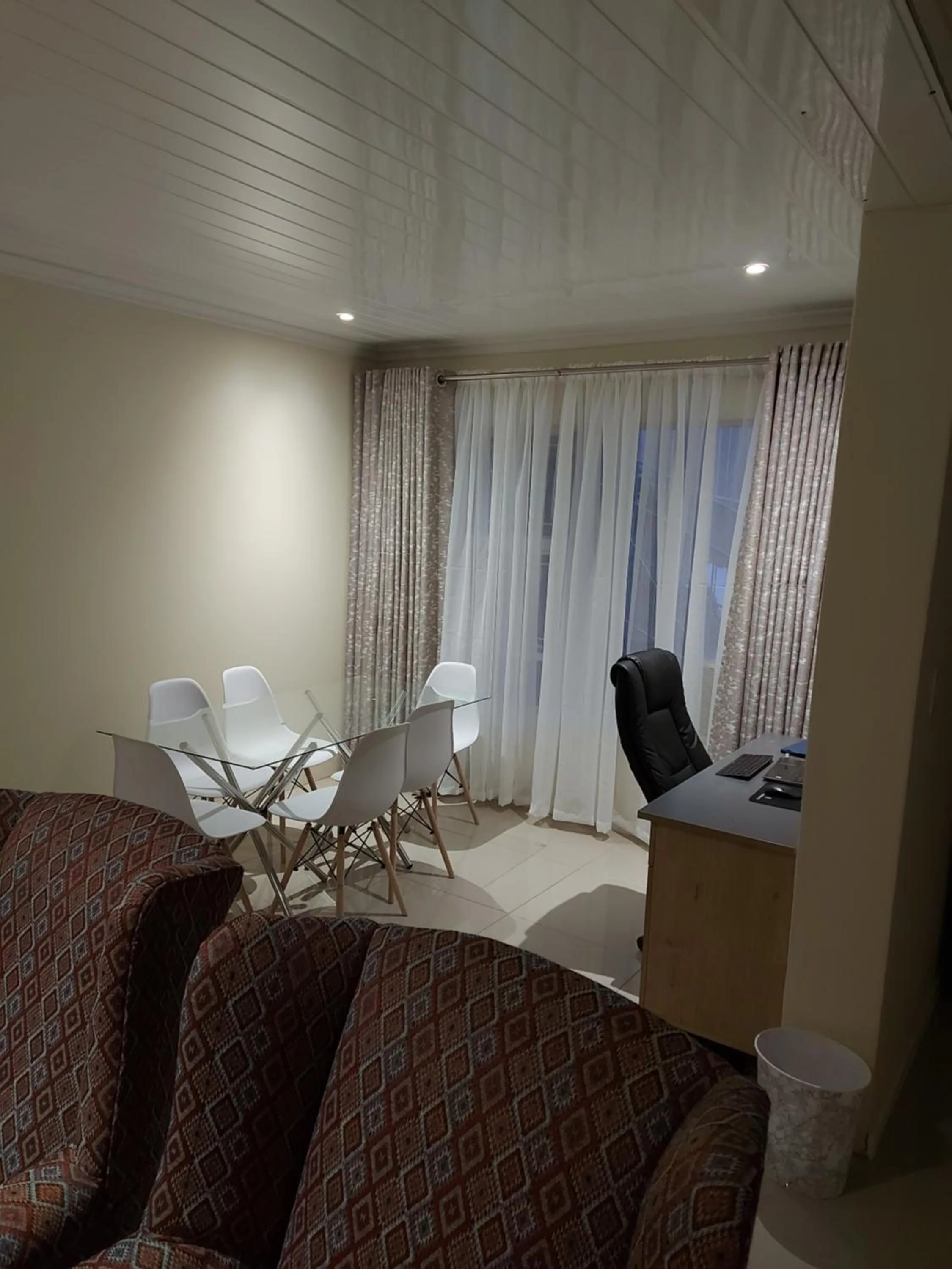 Deluxe Family Suite in Purple Olive Guest House