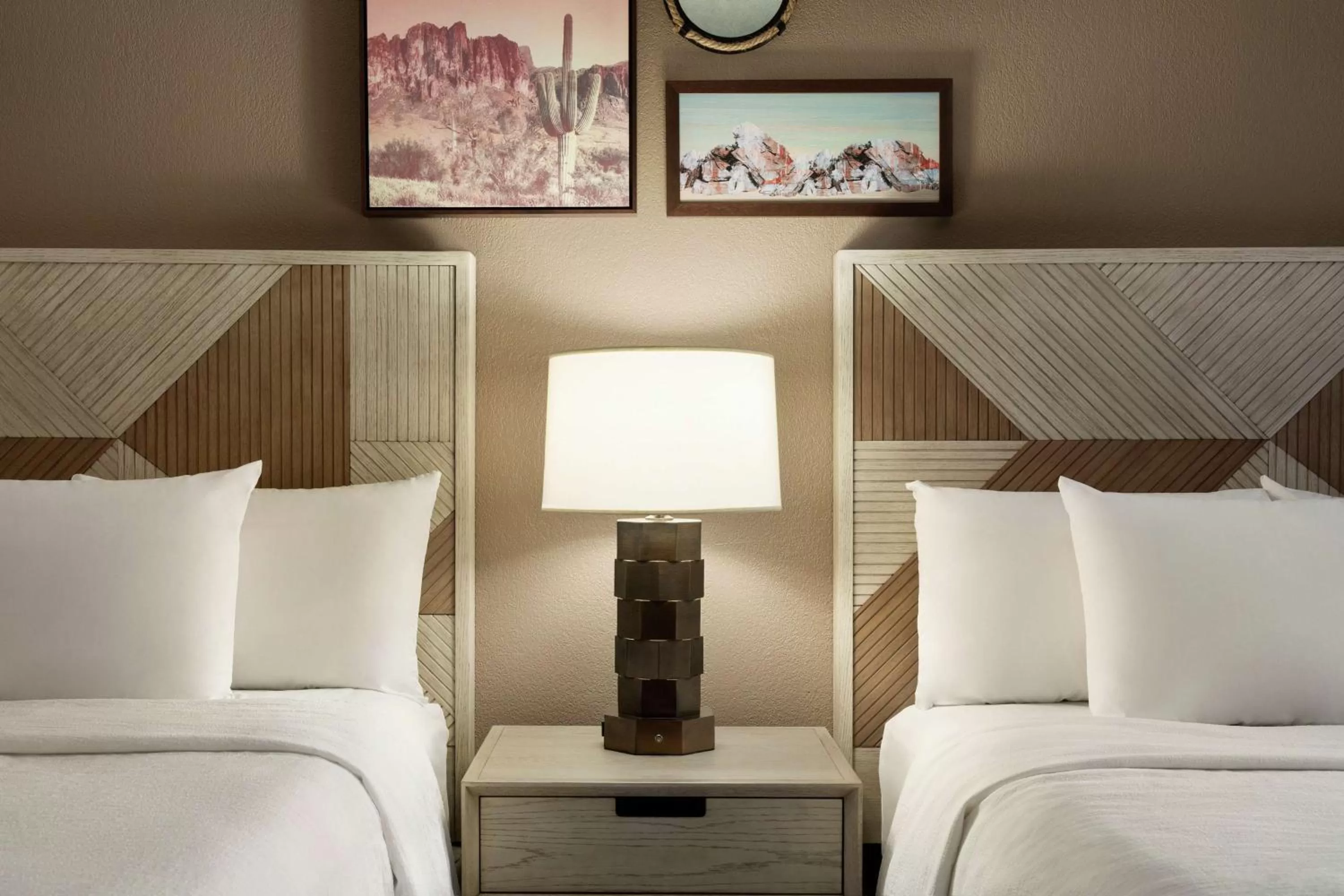 Bed in Embassy Suites by Hilton Phoenix Tempe