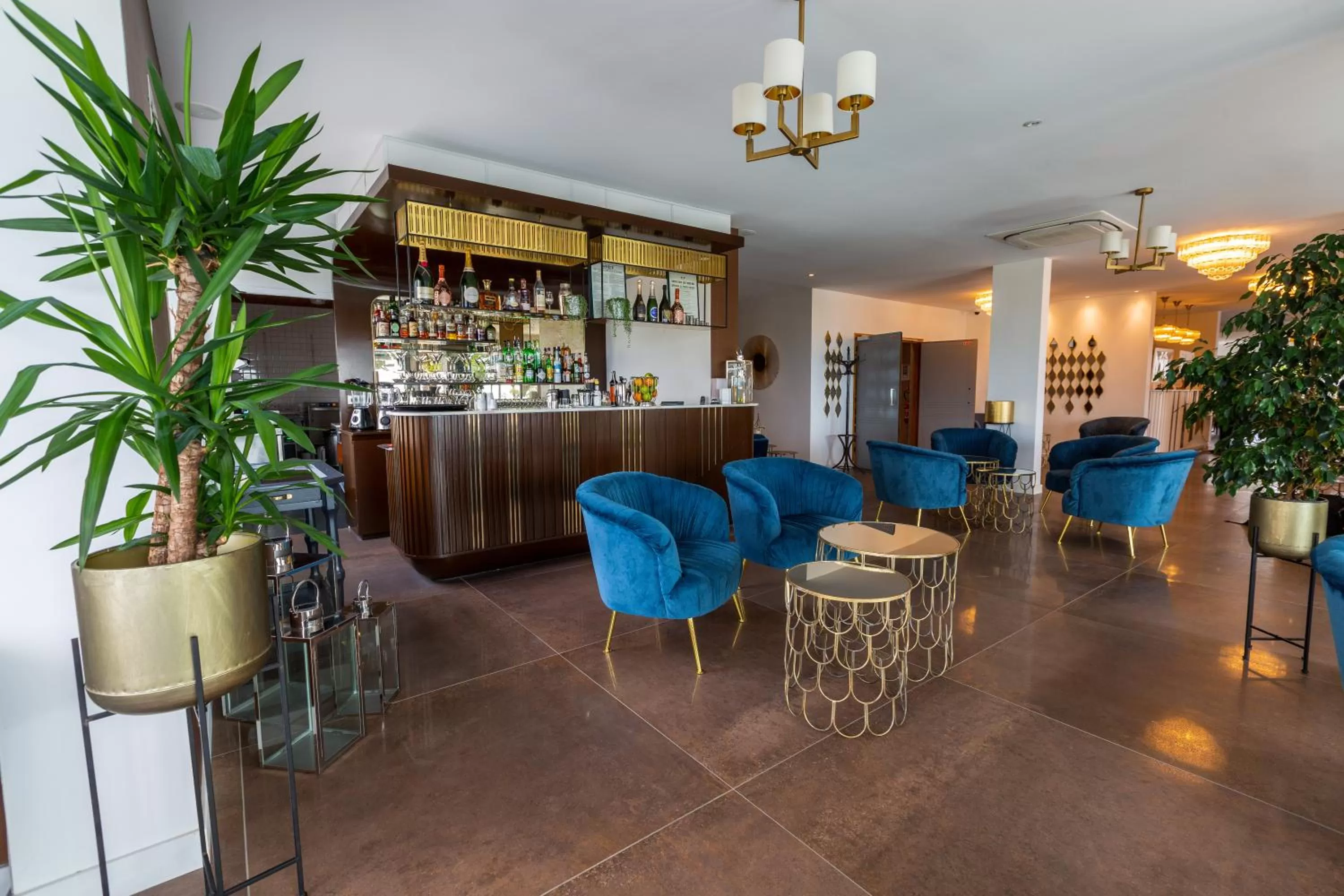 Lounge or bar in Le Diana Hôtel & Spa