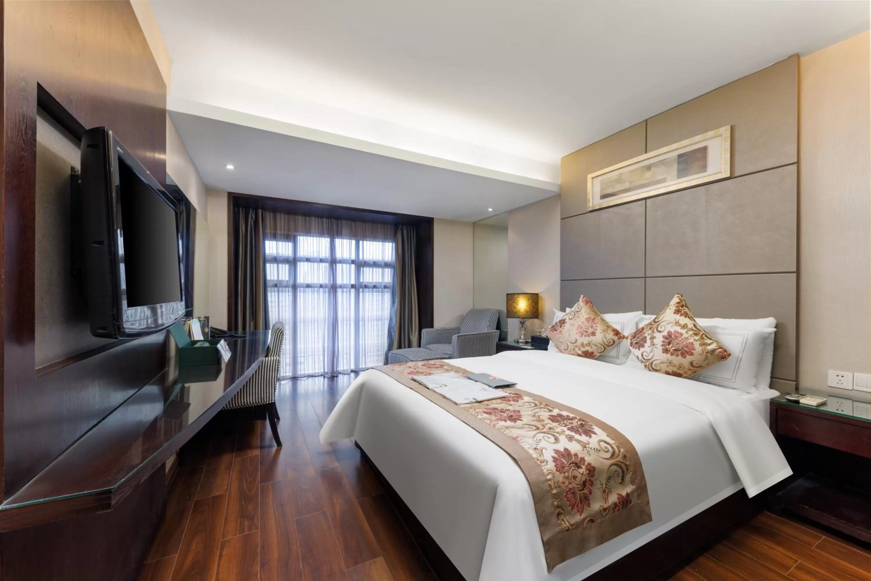 Bedroom, Bed in Sunflower Hotel &Residence, Futian Port Branch