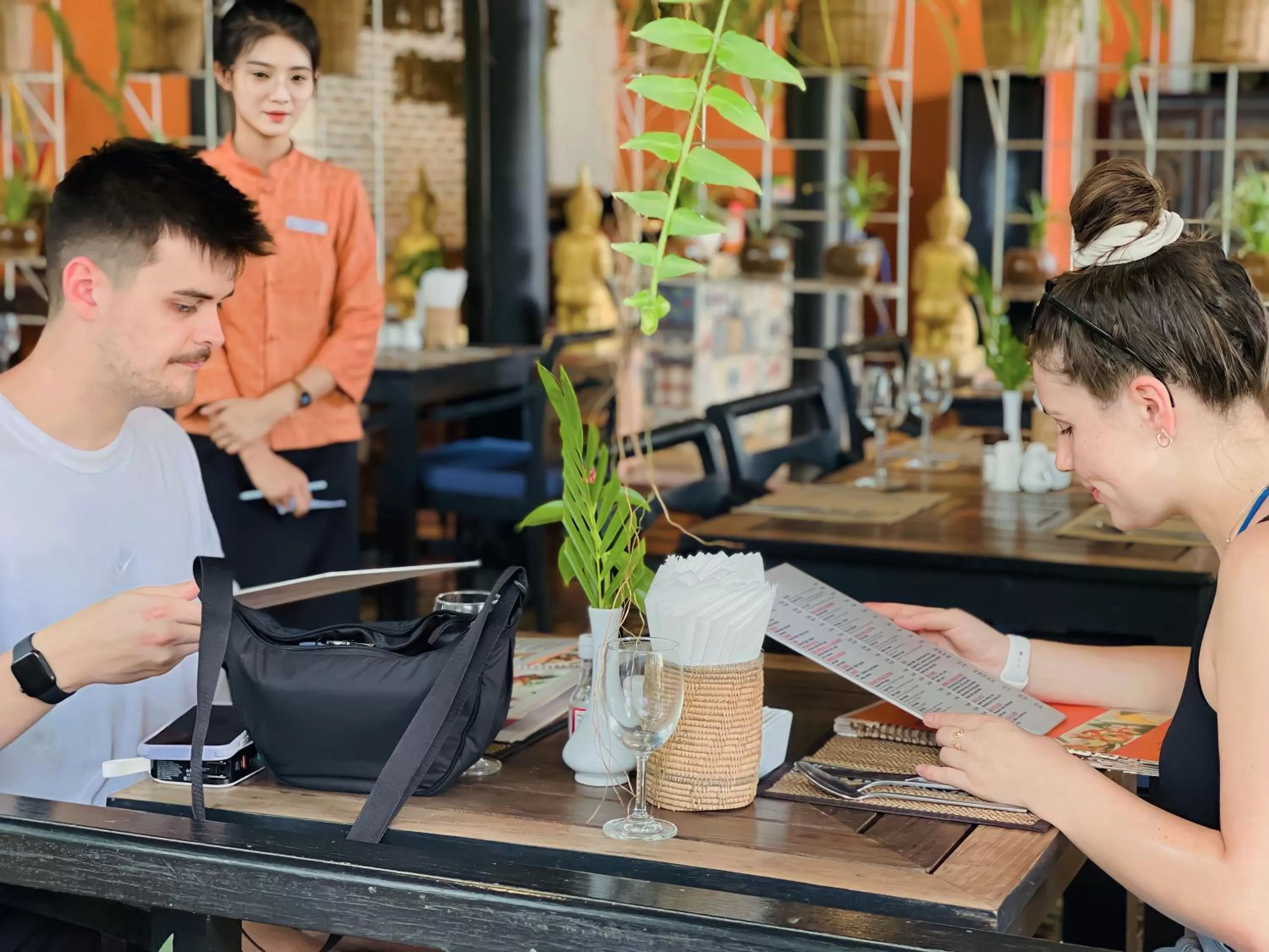 Restaurant/places to eat in Residence Indochine Suite