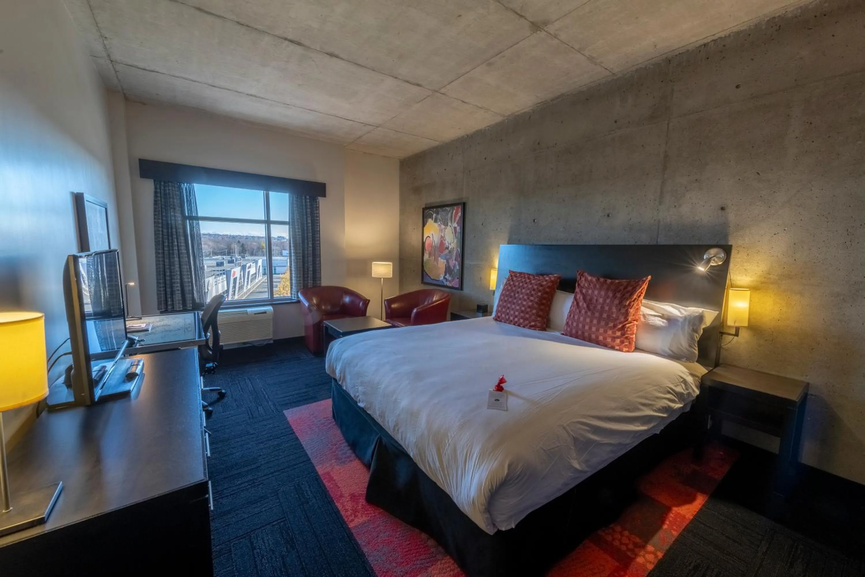 Bed in Grand Times Hotel – Aeroport de Quebec