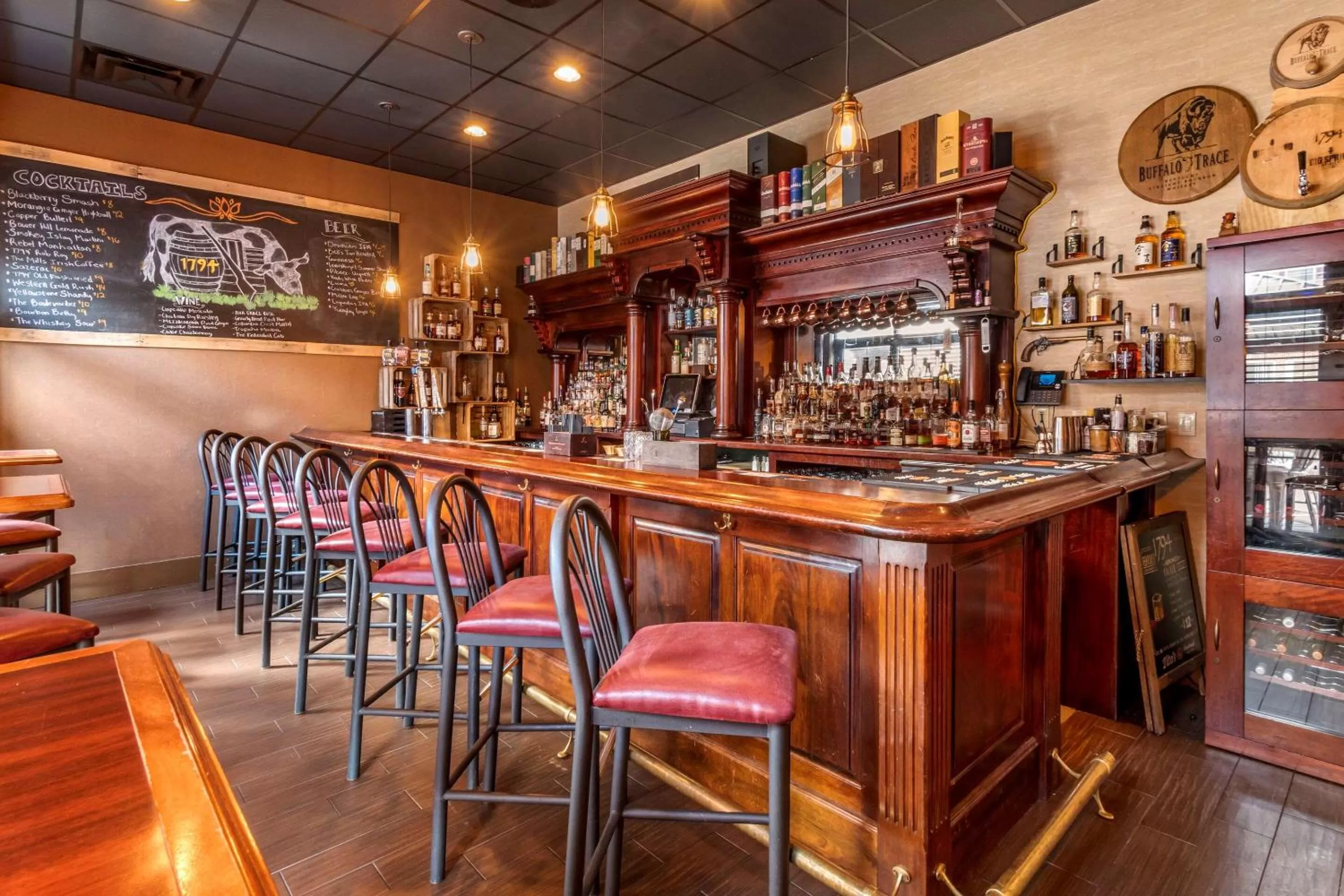 Restaurant/places to eat in Comfort Suites Downtown Carlisle