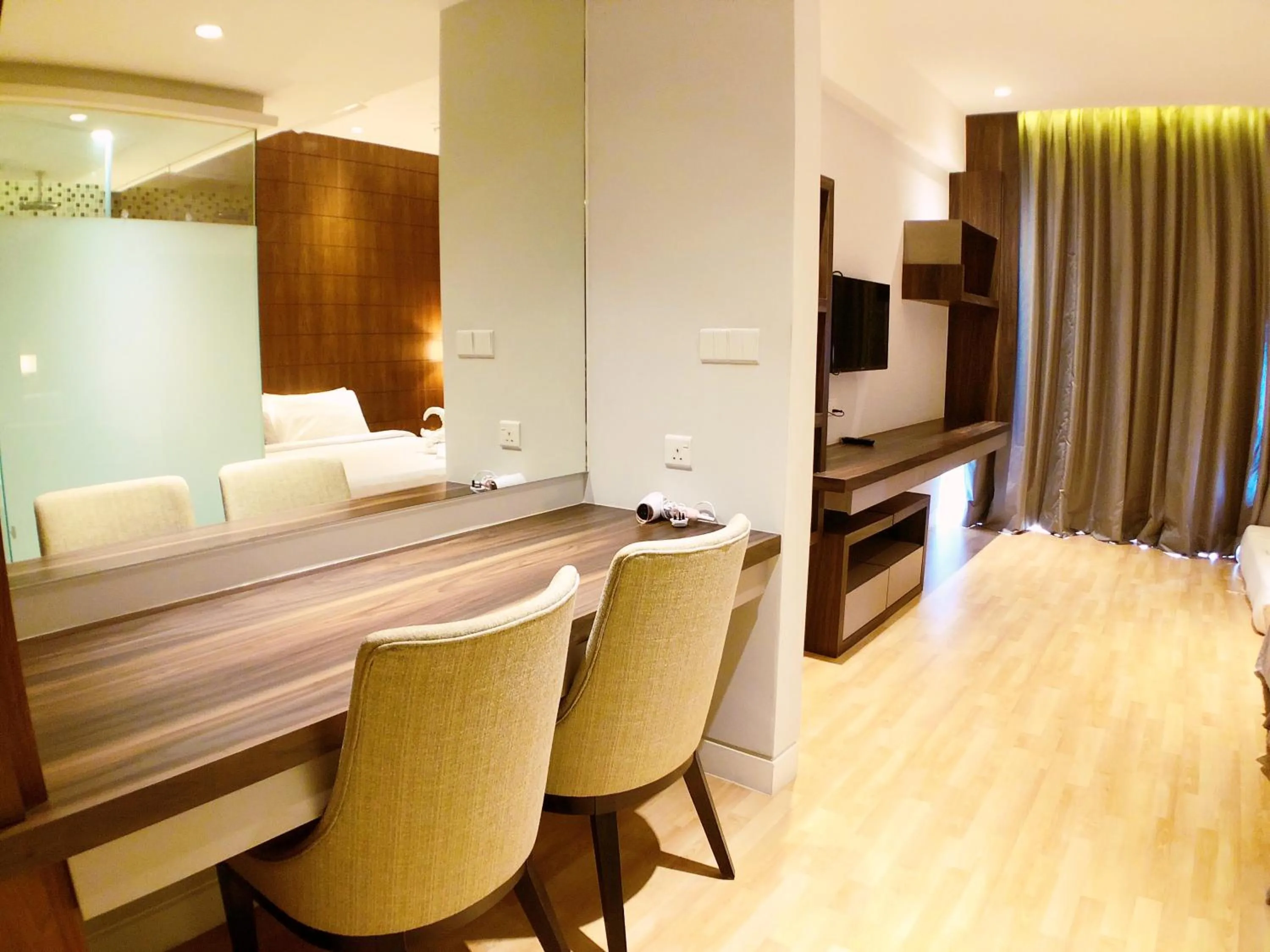 Evening entertainment in Greystone D' Majestic Place