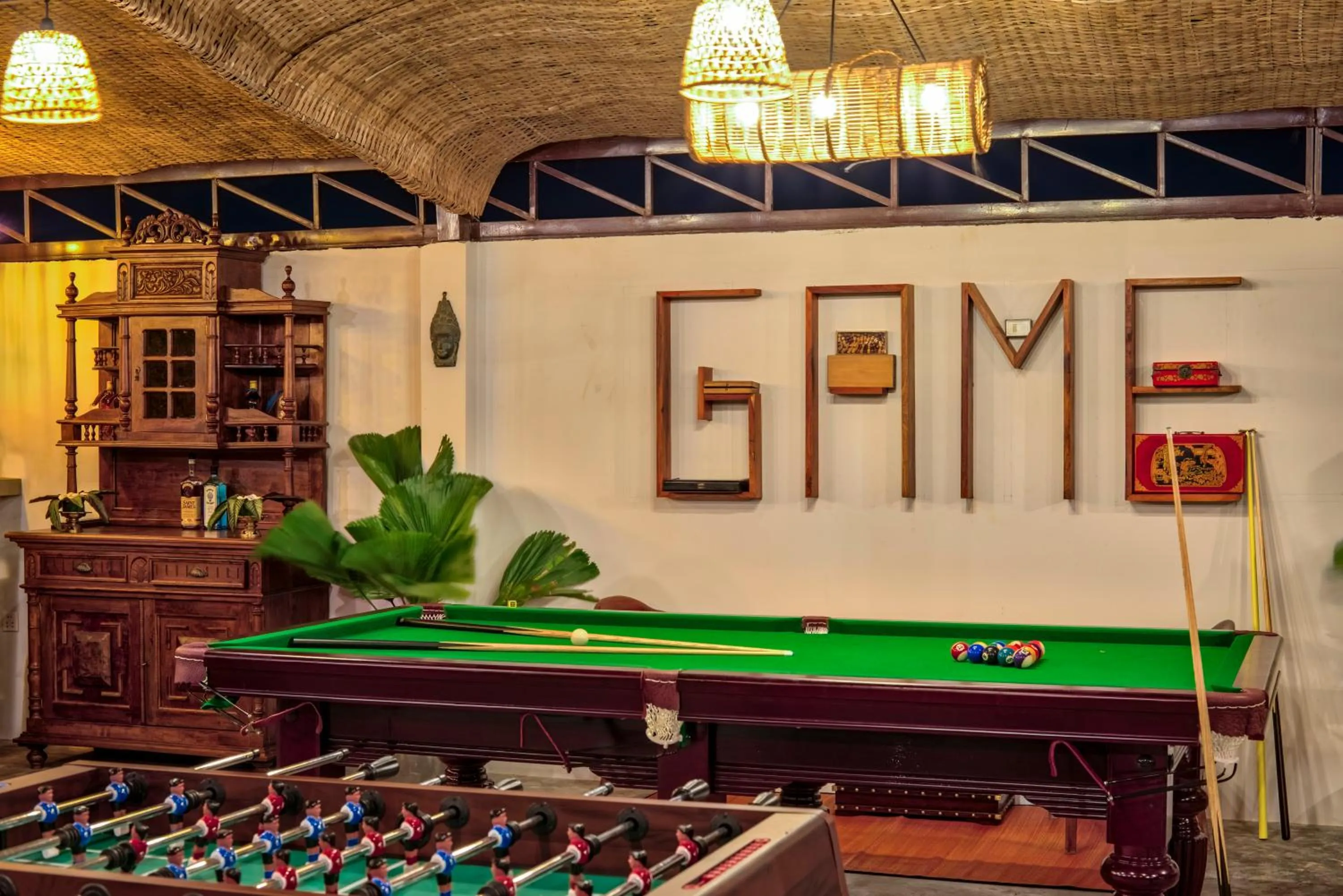 Billiard in Mane Village Suites