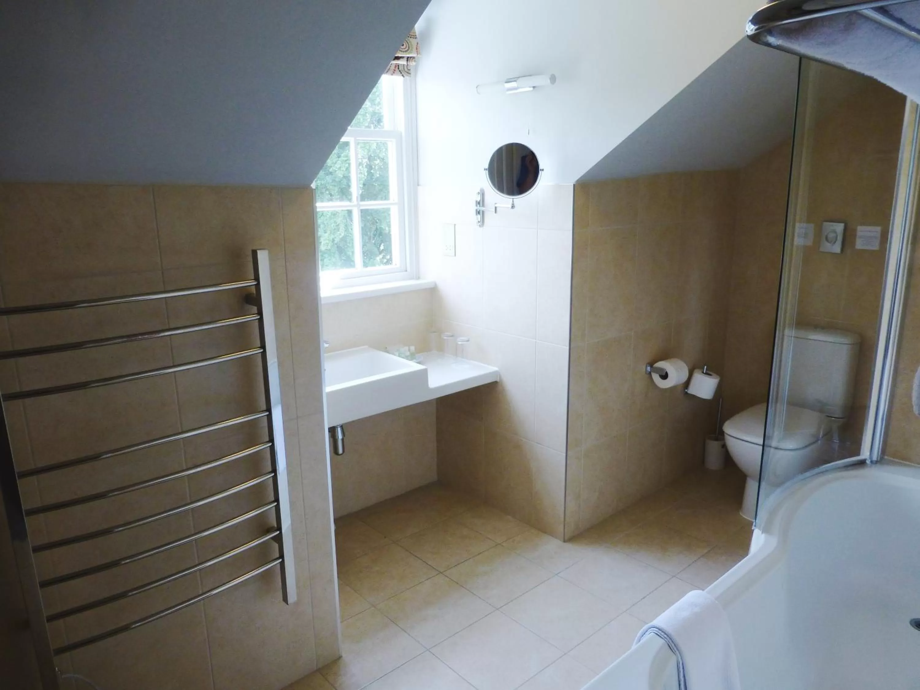 Bathroom in The Riverside House Hotel