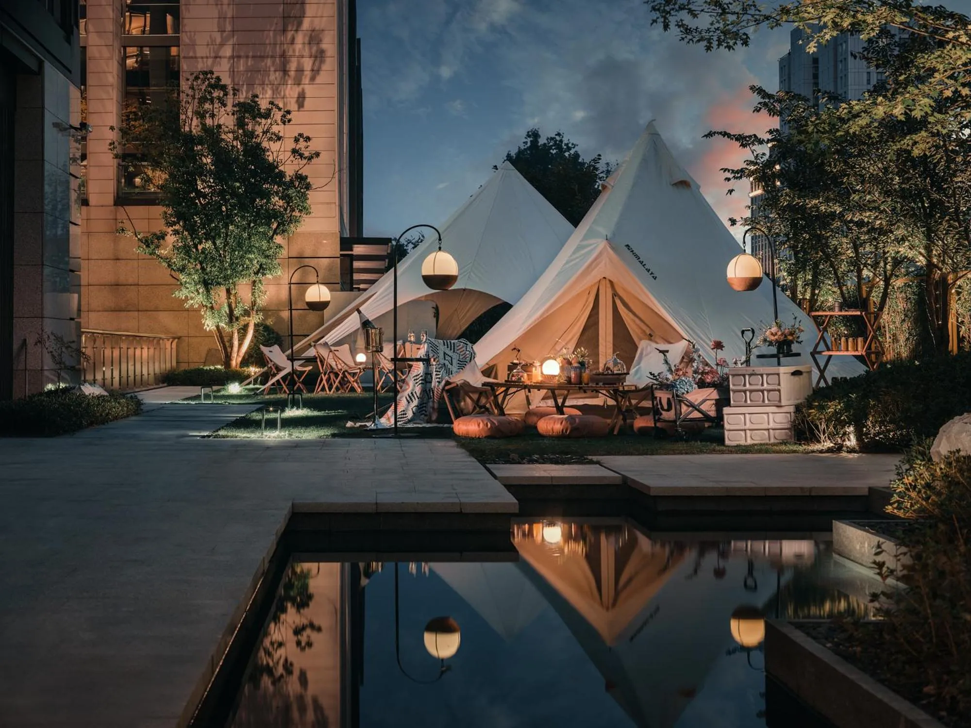 Restaurant/places to eat in Hotel Indigo Hangzhou Uptown,Close to Westlake , boutique design hotel with freeflow minibar