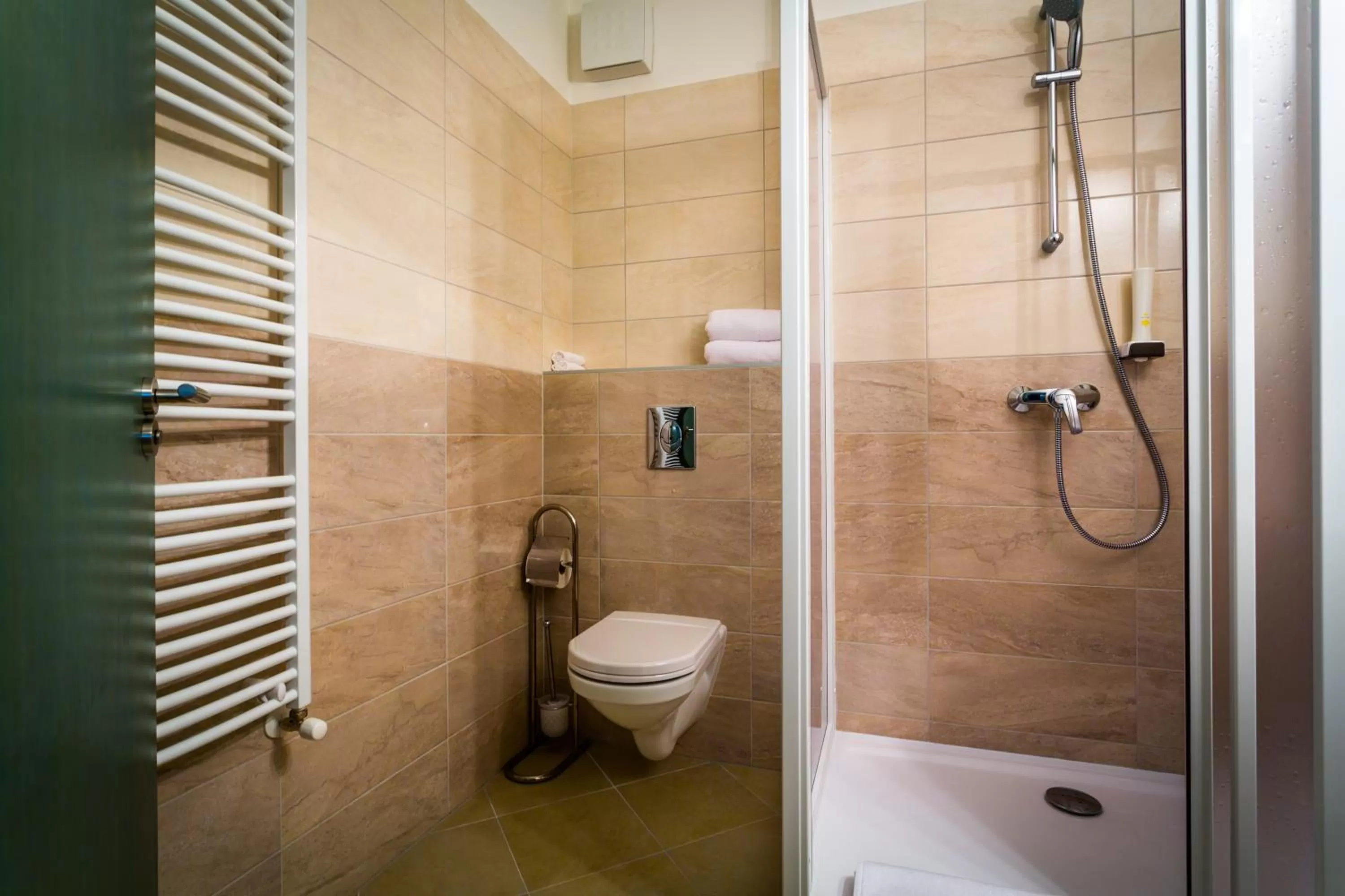 Shower in Corvin Hotel Budapest Corvin Wing