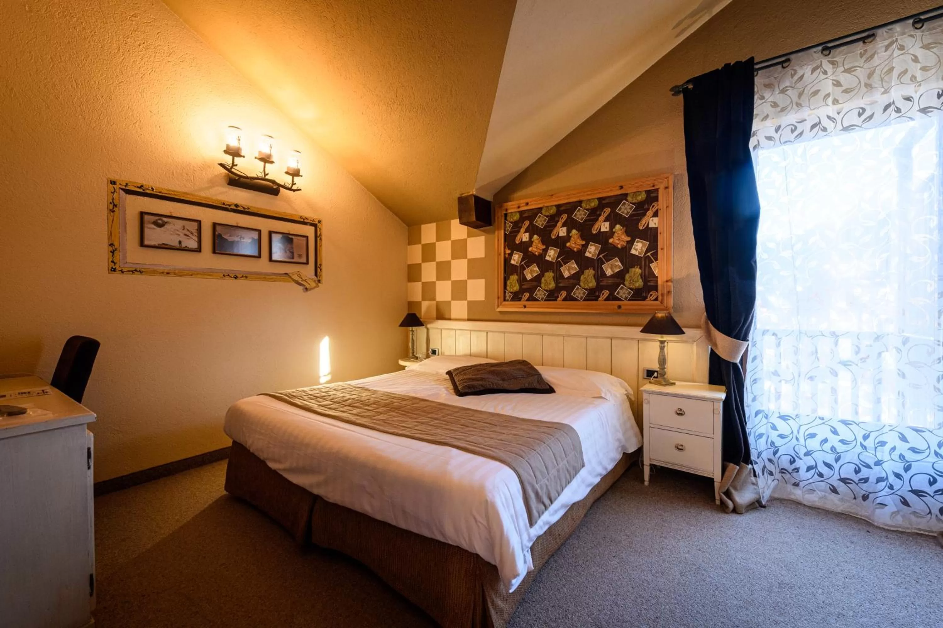 Bedroom, Bed in Hotel Chalet La Meridiana