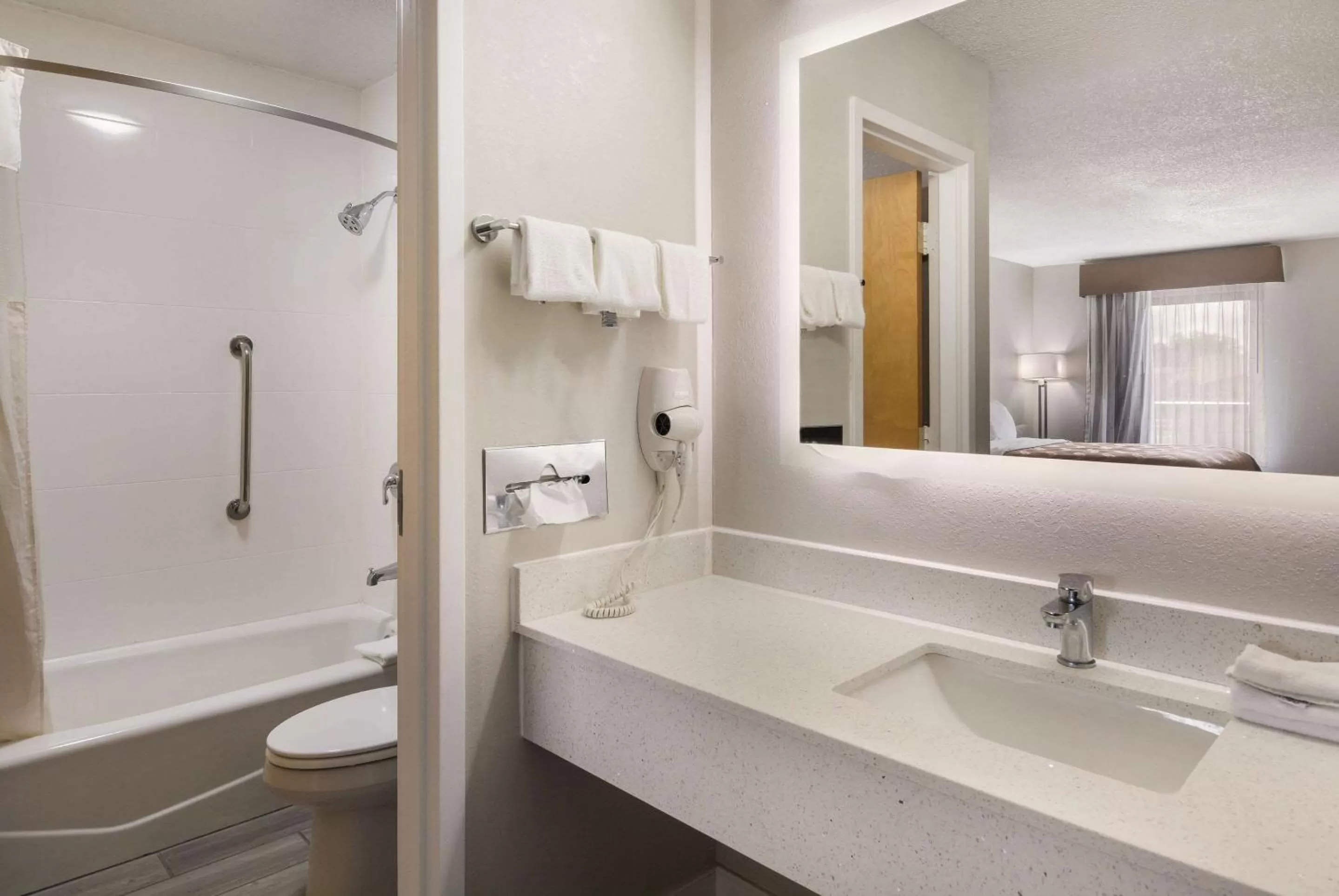 Bathroom in Quality Inn Emporia