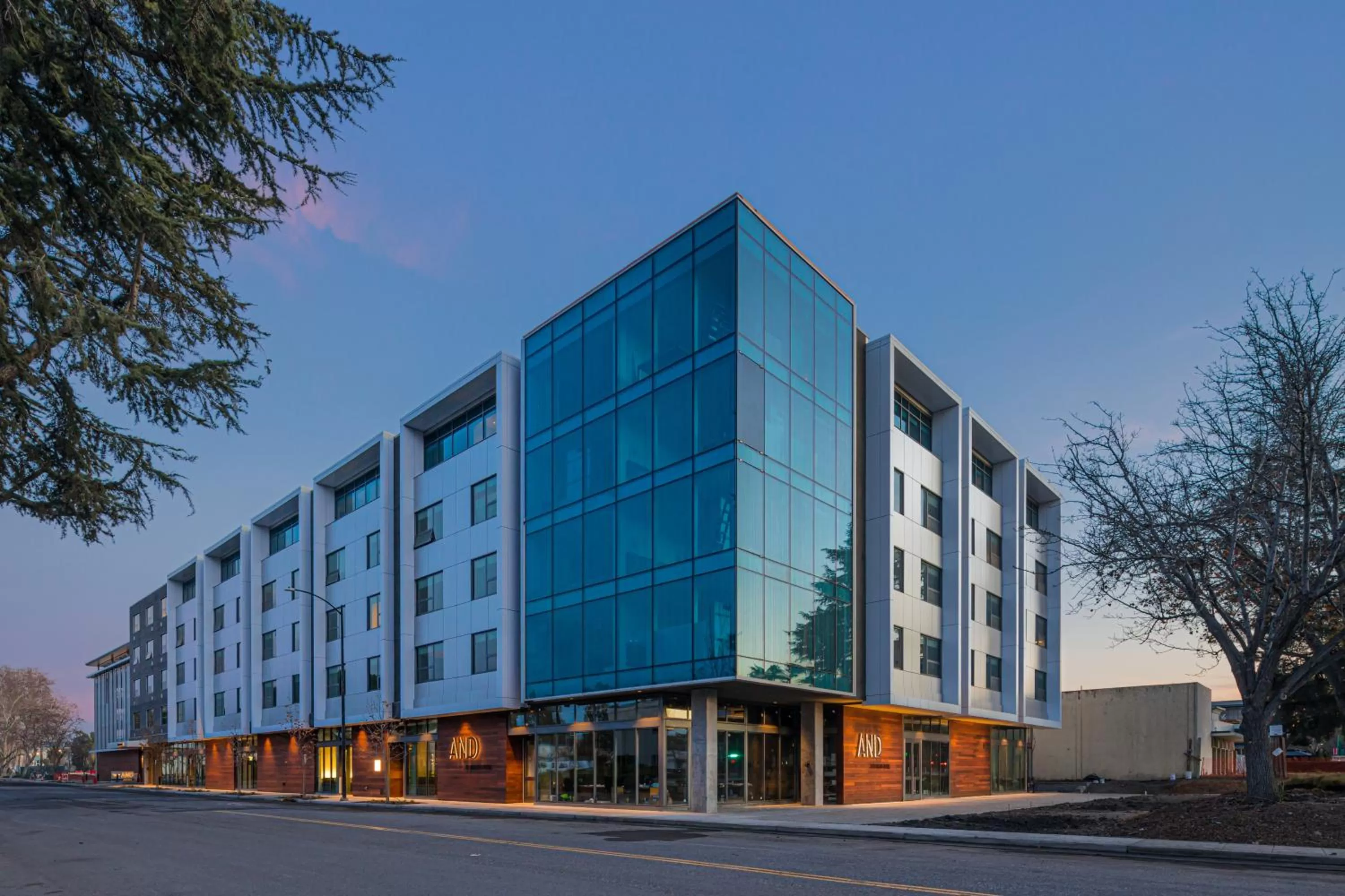 Property building in Shashi Hotel Mountain View Palo Alto