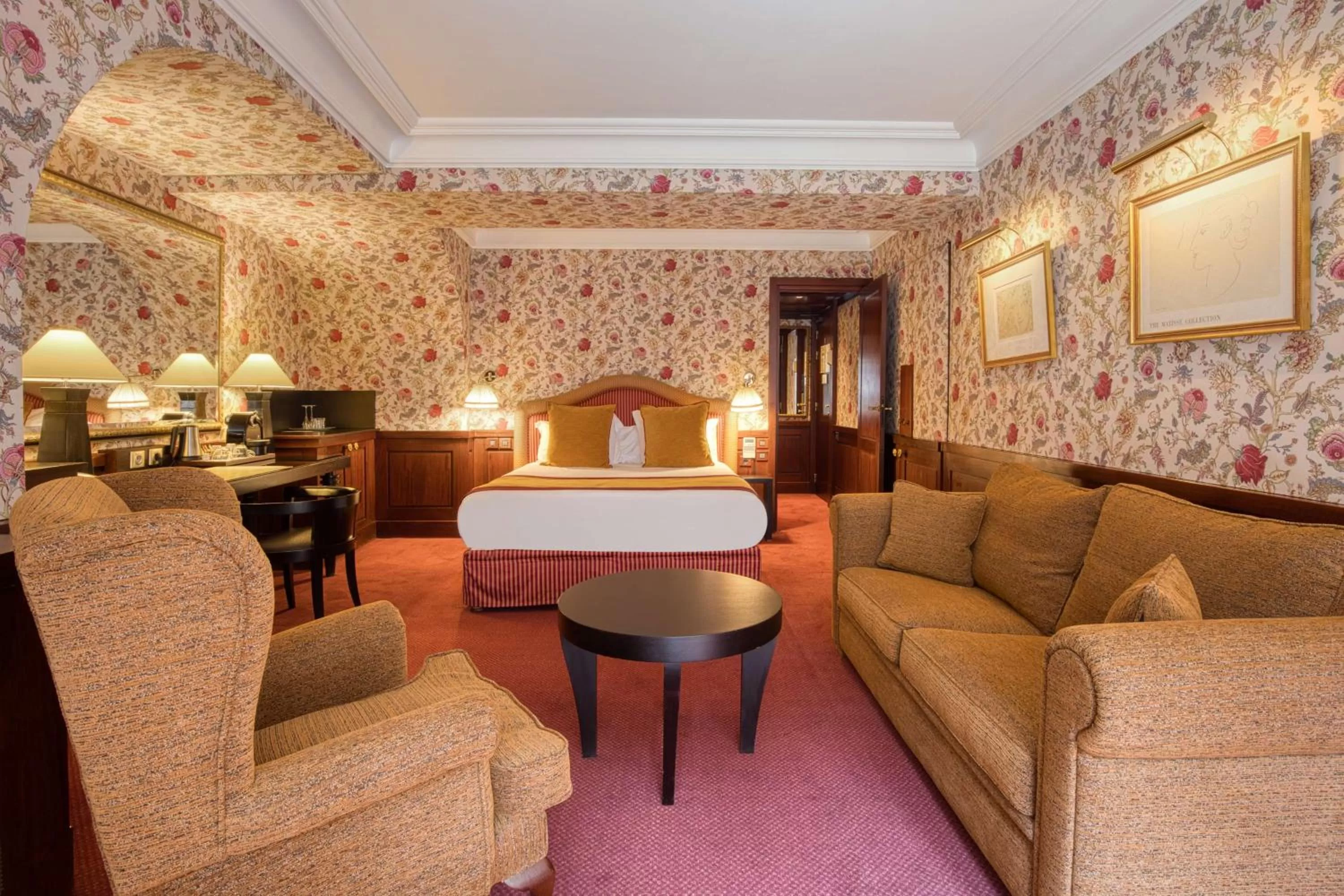 Photo of the whole room, Bed in Grand Hotel de l'Opera - BW Premier Collection