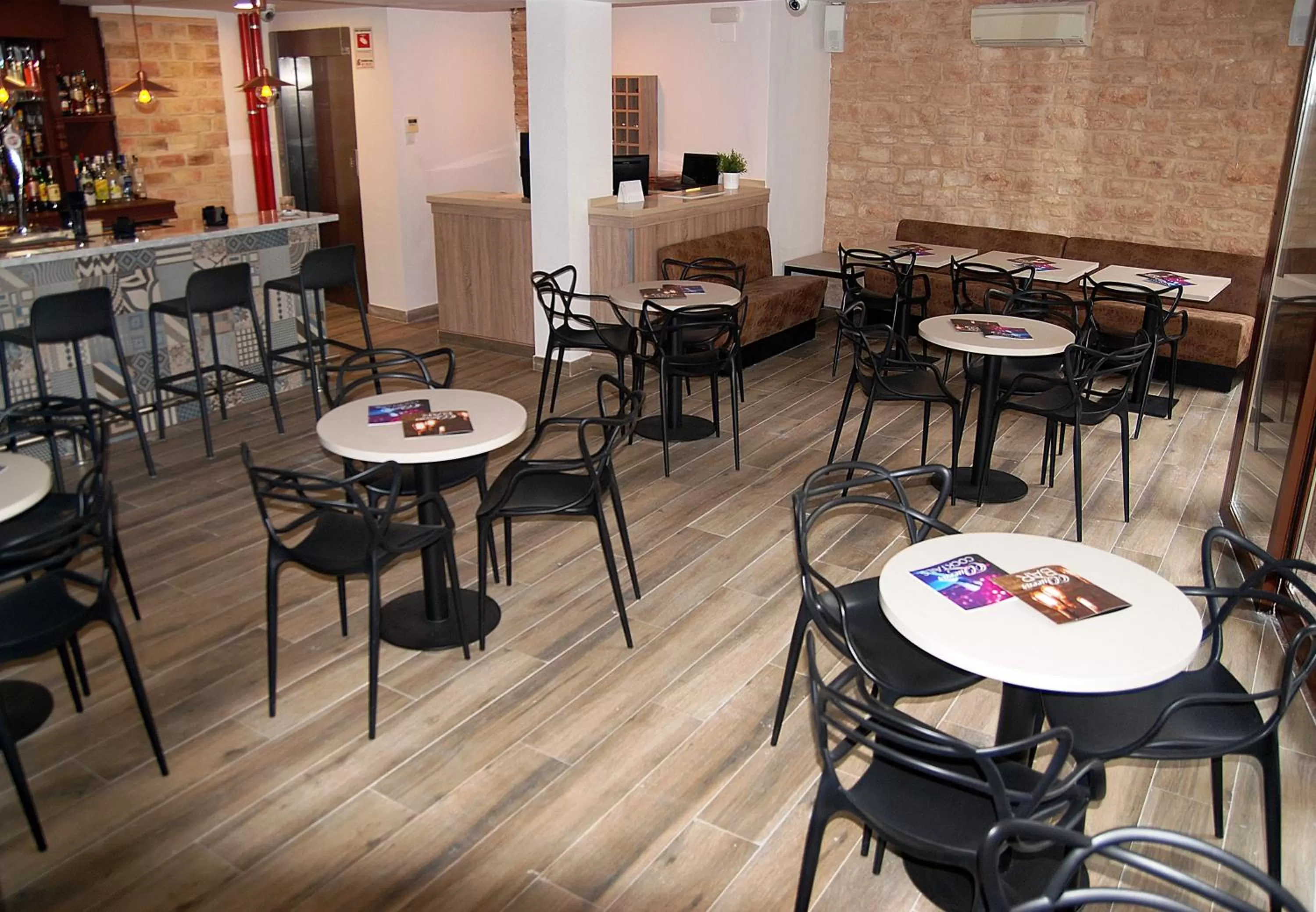 Food and drinks in Hotel Queens - Adults Only