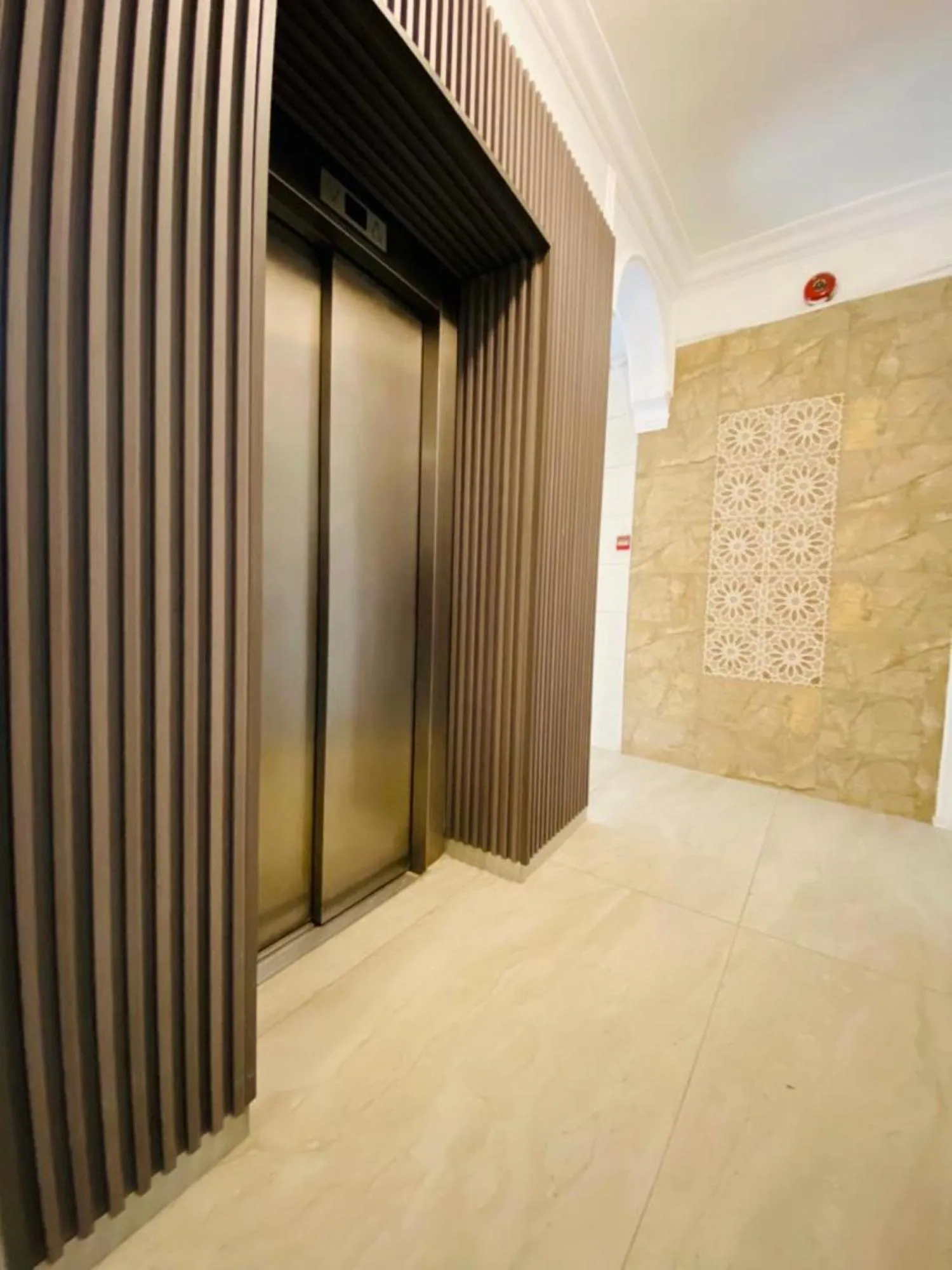 elevator in Arabesque Hotel