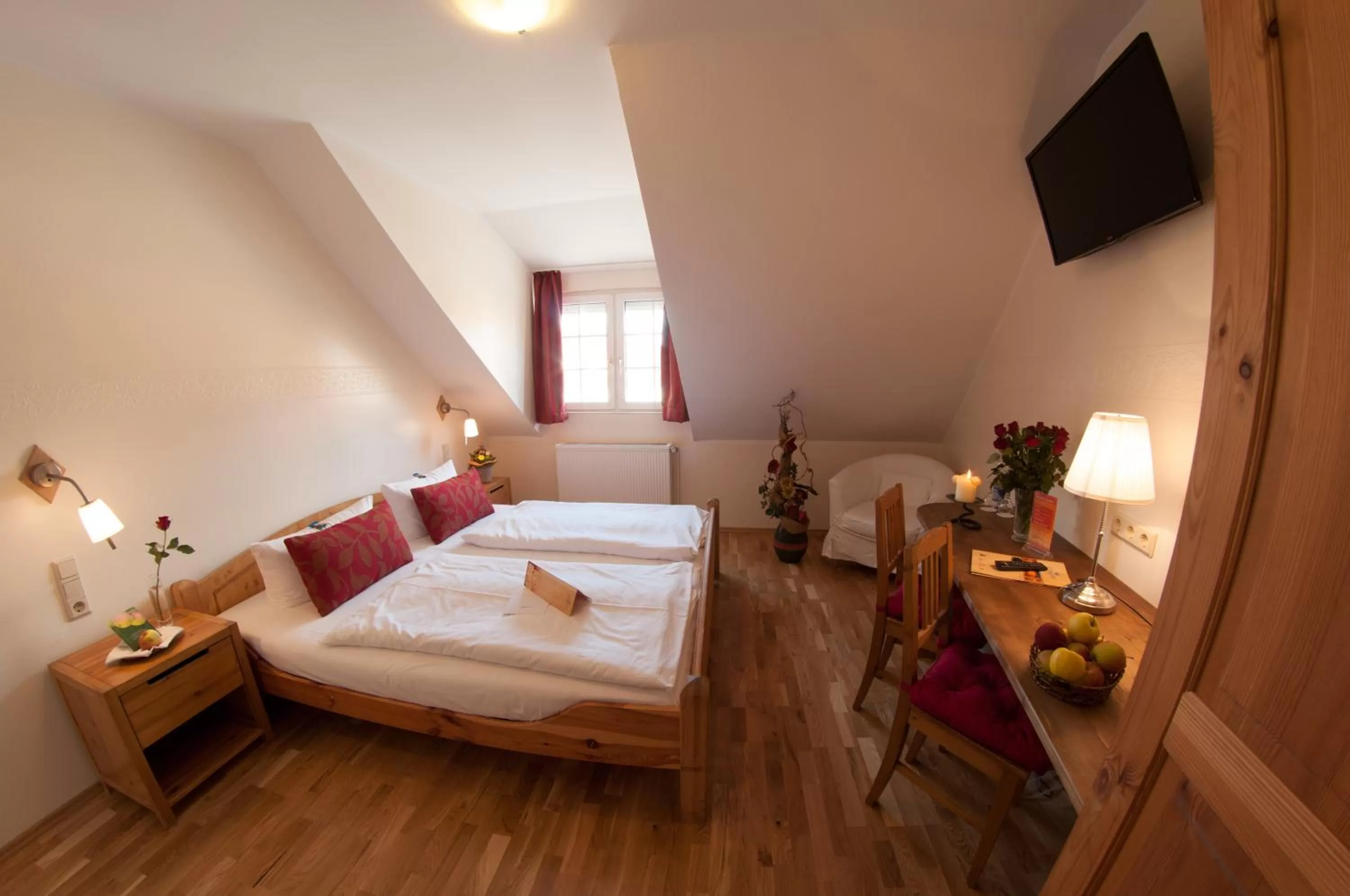 Photo of the whole room, Bed in Ringhotel Lutherhotel Eisenacher Hof