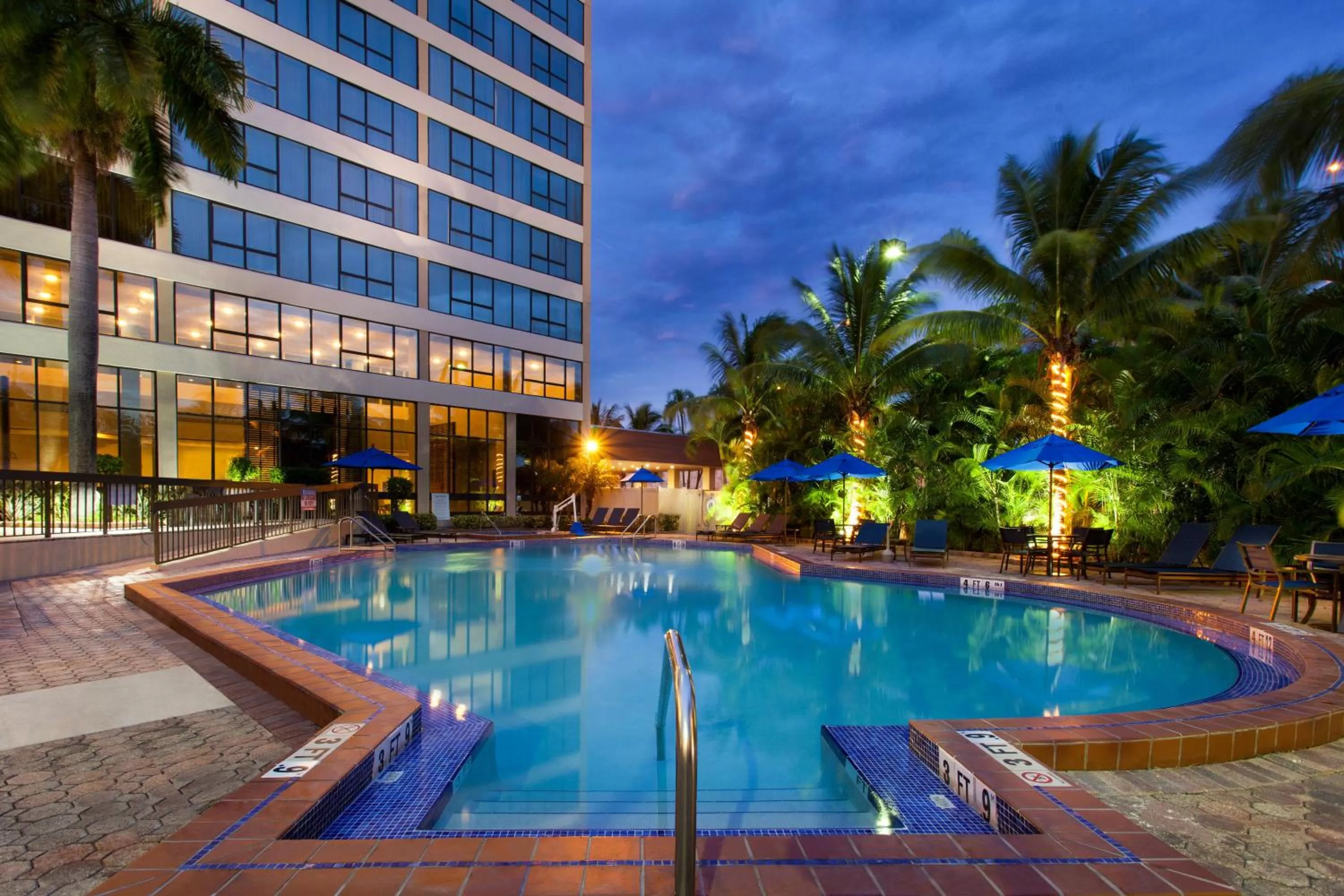 Swimming Pool in Holiday Inn Miami West - Airport Area, an IHG Hotel
