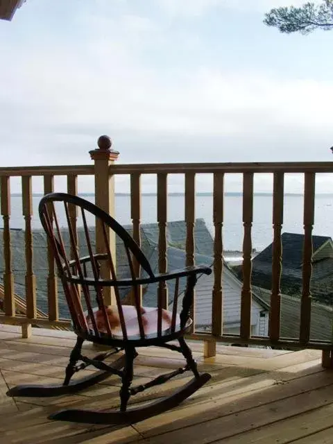Queen Suite with Sofa Bed - Ocean View in Beach Cottage Inn Queen Suite with Sofa Bed - Ocean View in Beach Cottage Inn