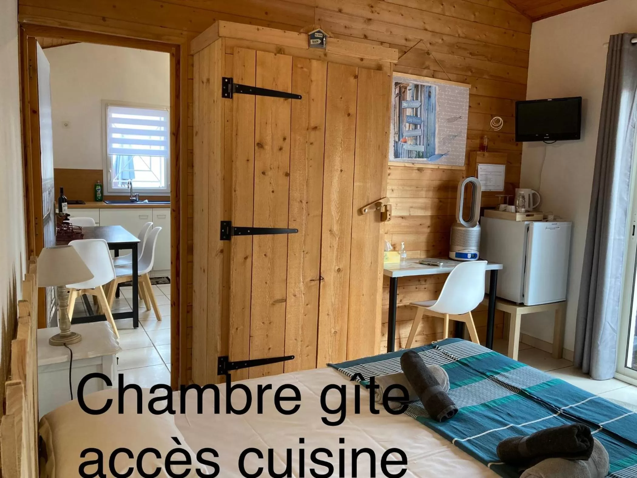 Dining area in VILLA HERBERT Chambres d'hôtes Gîte Soirée étape