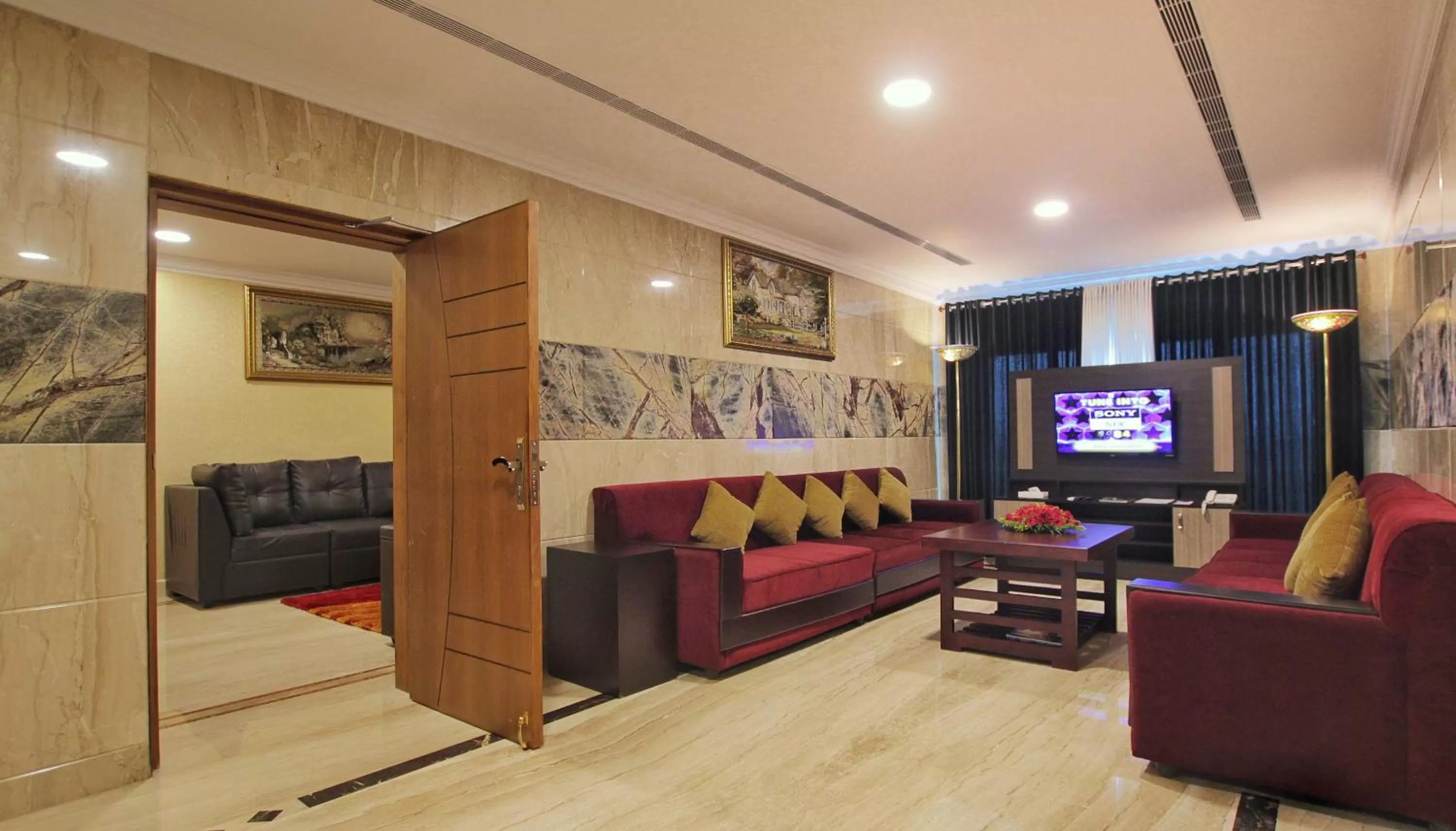 Communal lounge/ TV room in Seashore Residency
