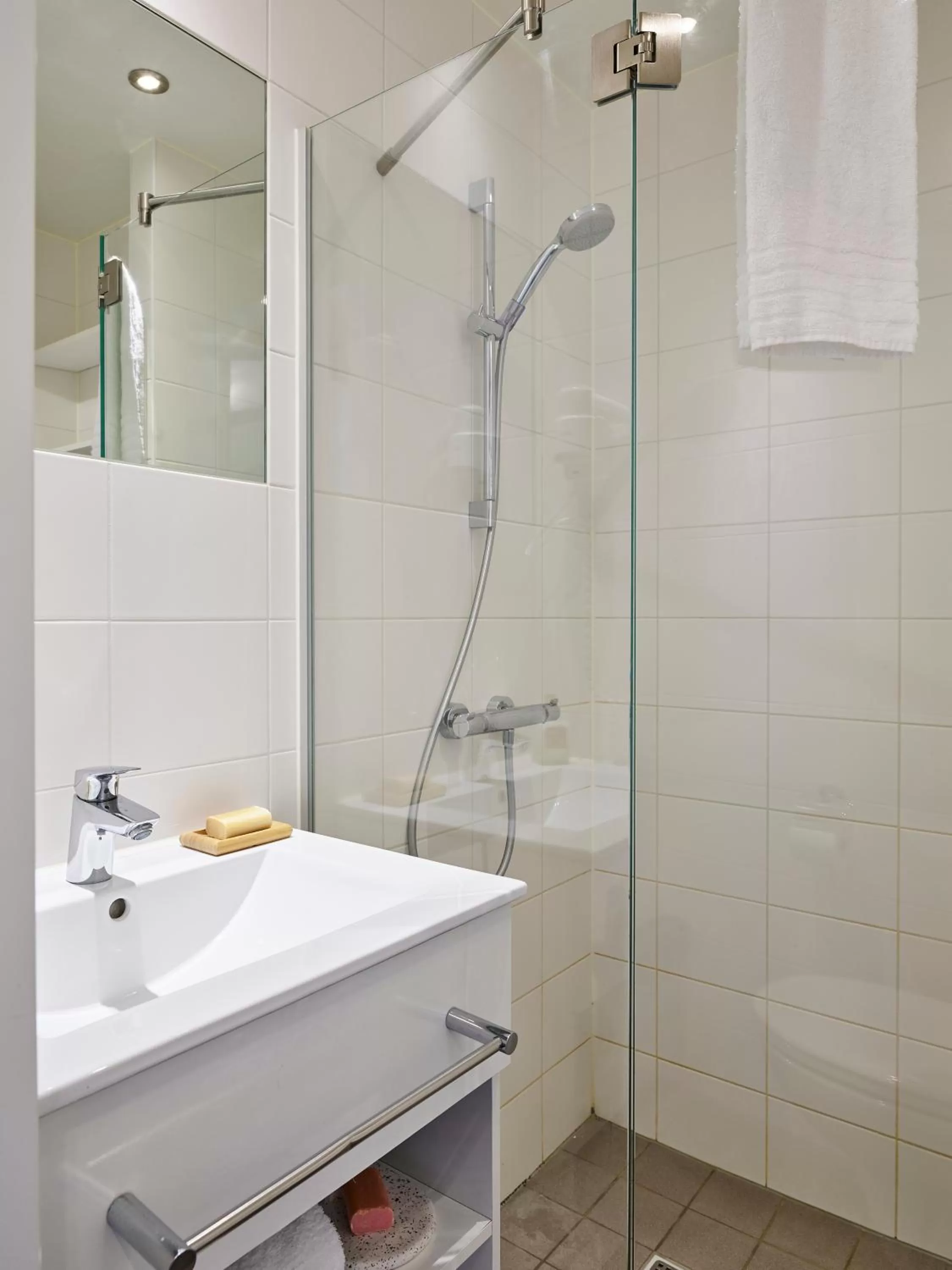 Shower in Holiday Suites Westende - Middelkerke