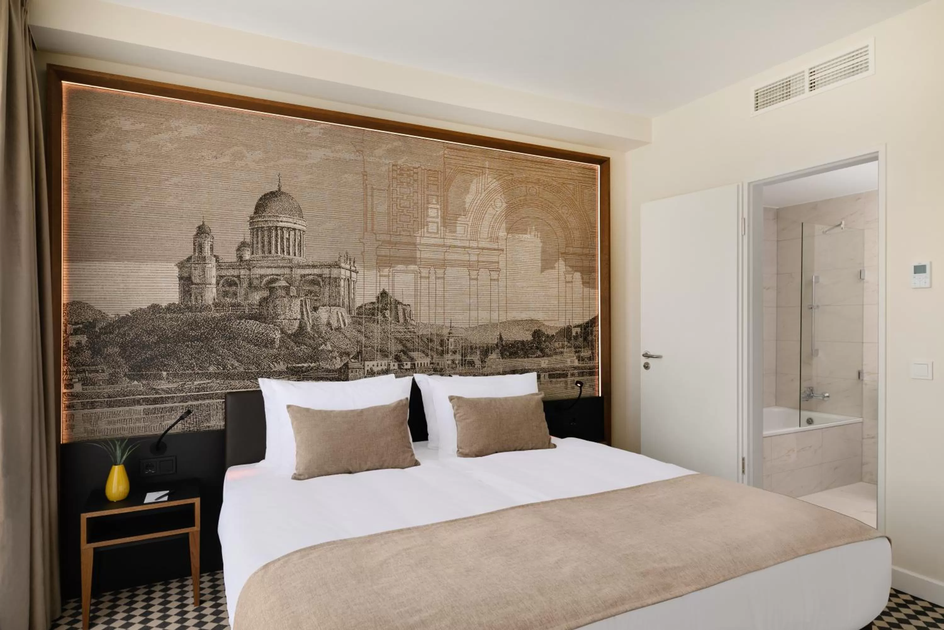 Bedroom, Bed in Grand Hotel Esztergom