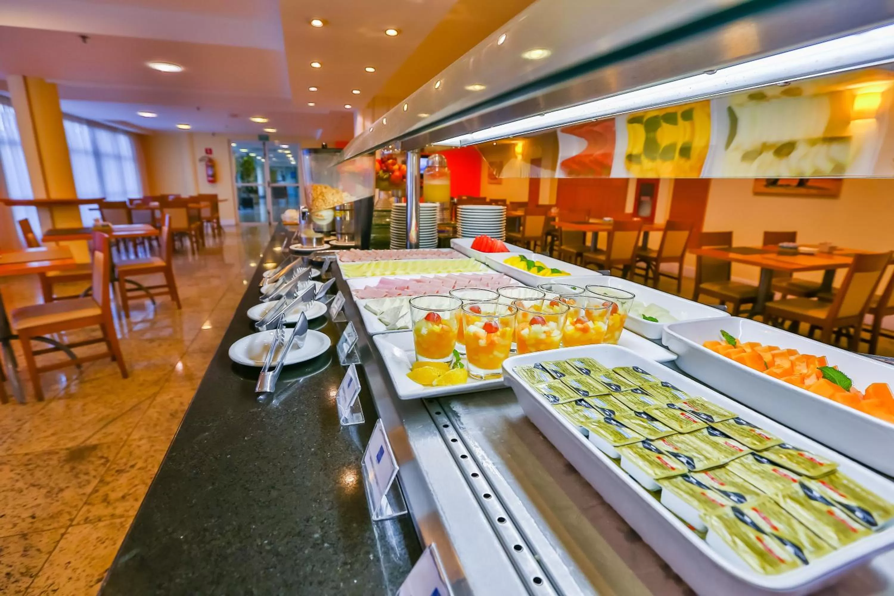 Buffet breakfast in Dubai Macaé by Atlântica