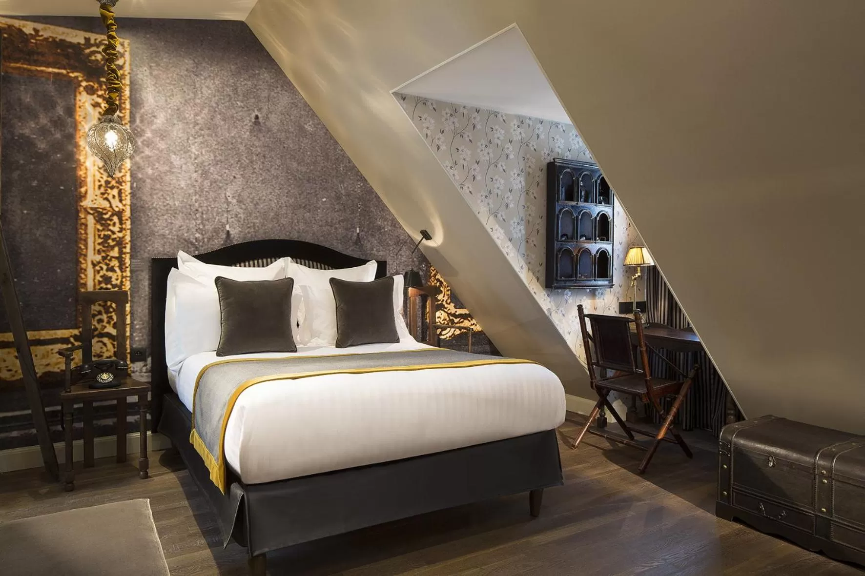 Bedroom, Bed in Hôtel Da Vinci & Spa