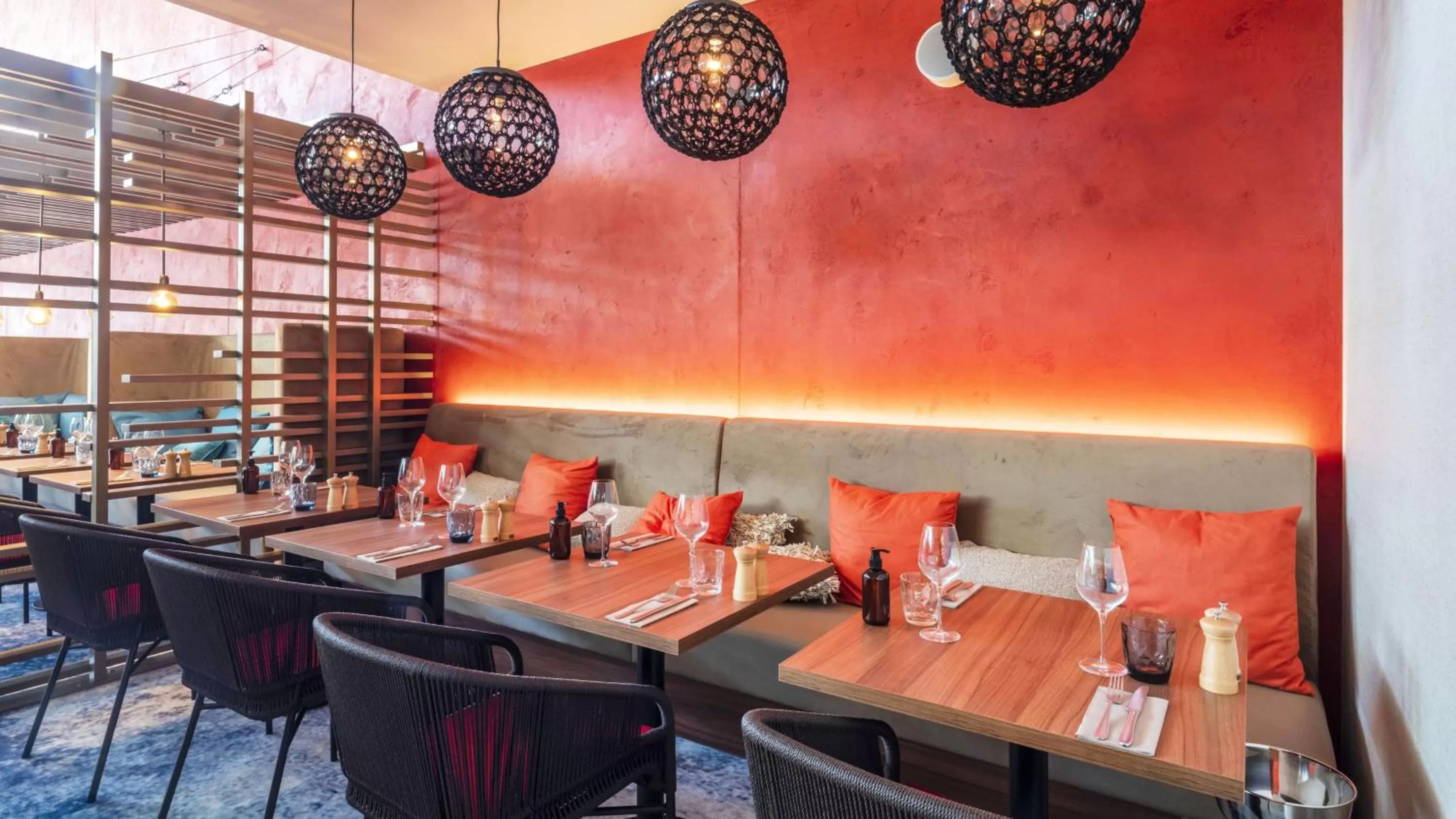 Restaurant/places to eat in Crowne Plaza - Nice - Grand Arenas by IHG