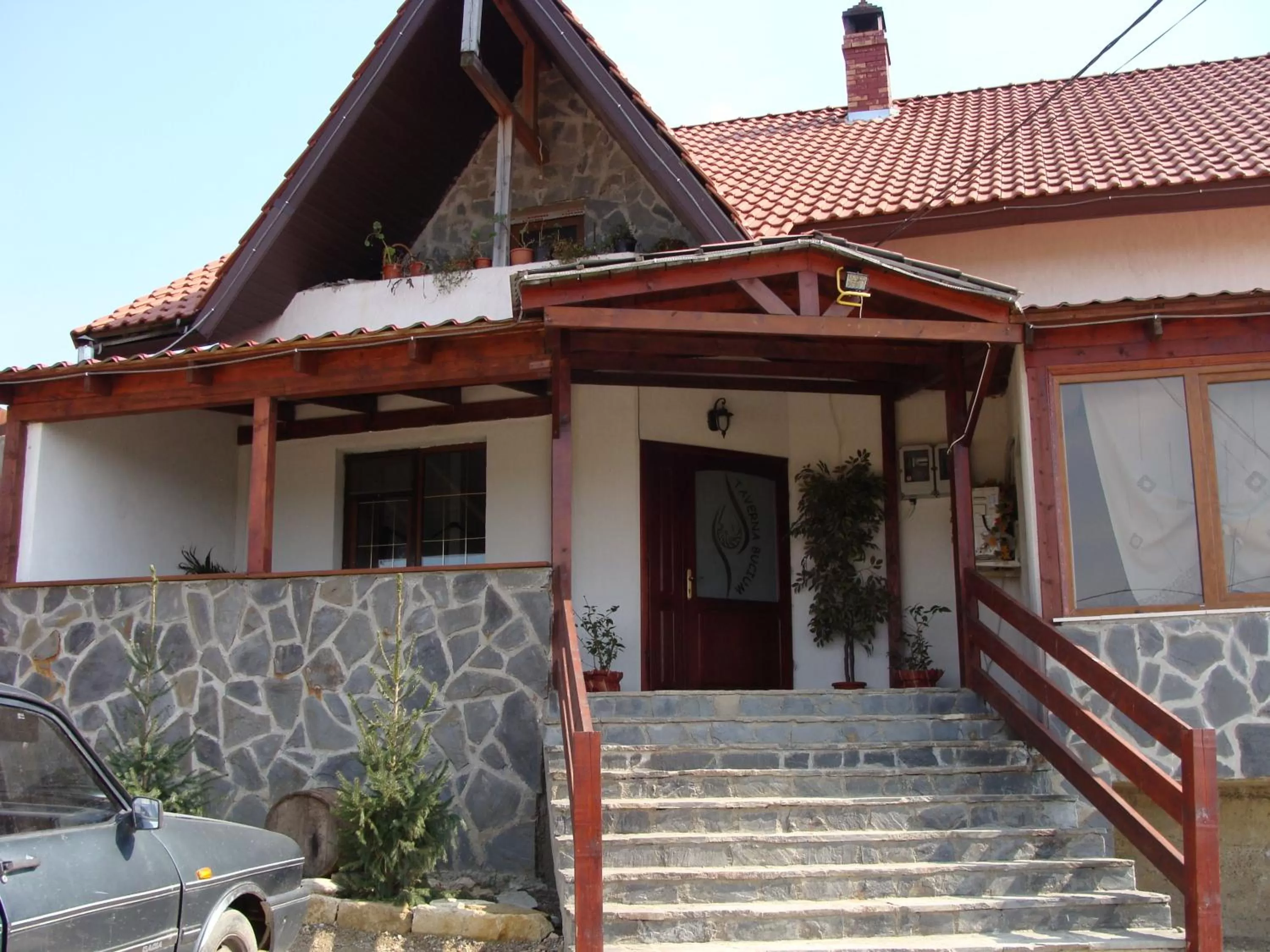 Facade/entrance in Pensiunea Taverna Bucium