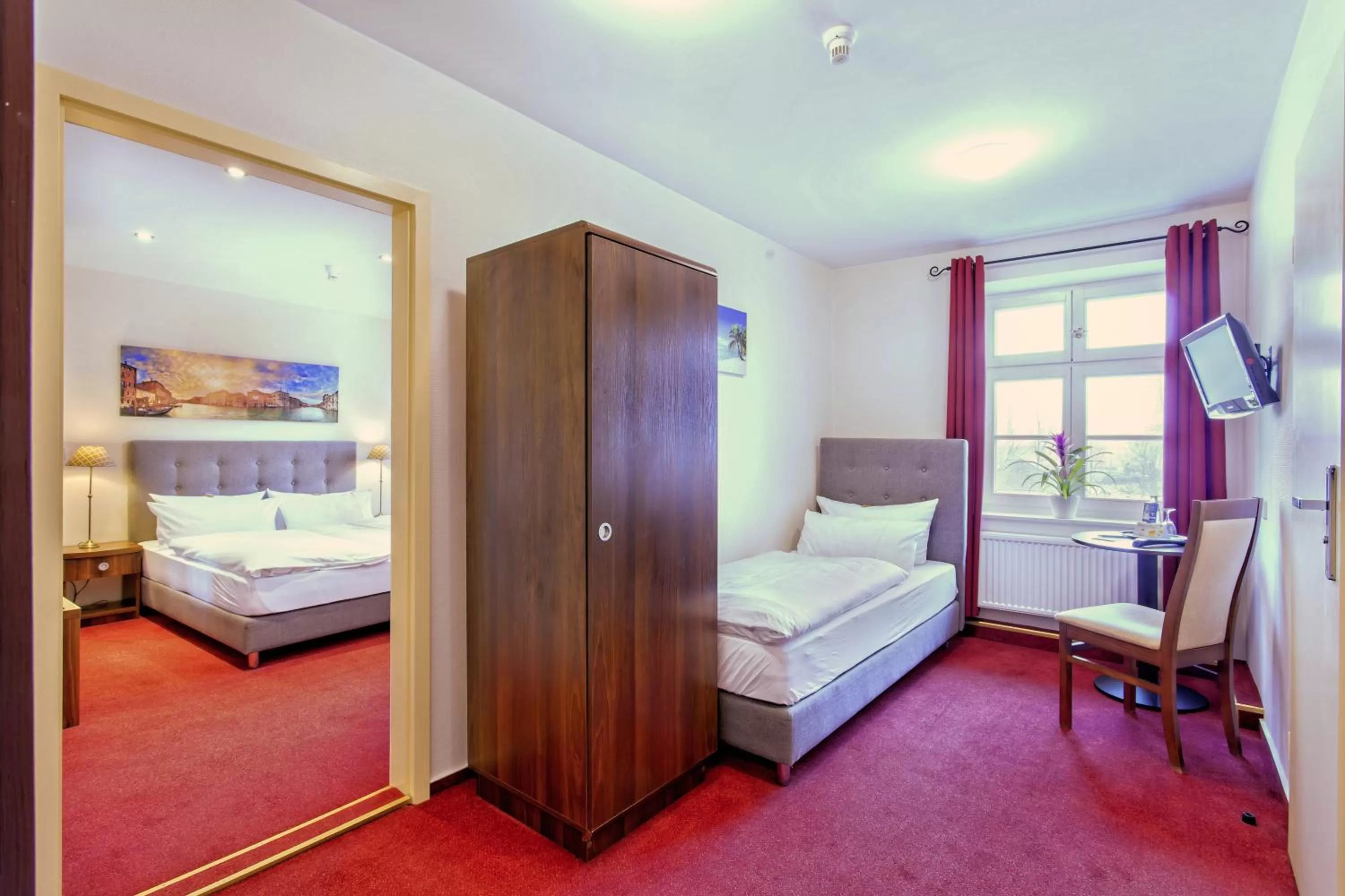 Photo of the whole room, Bed in Hotel Zur Alten Oder- Frankfurt-Oder