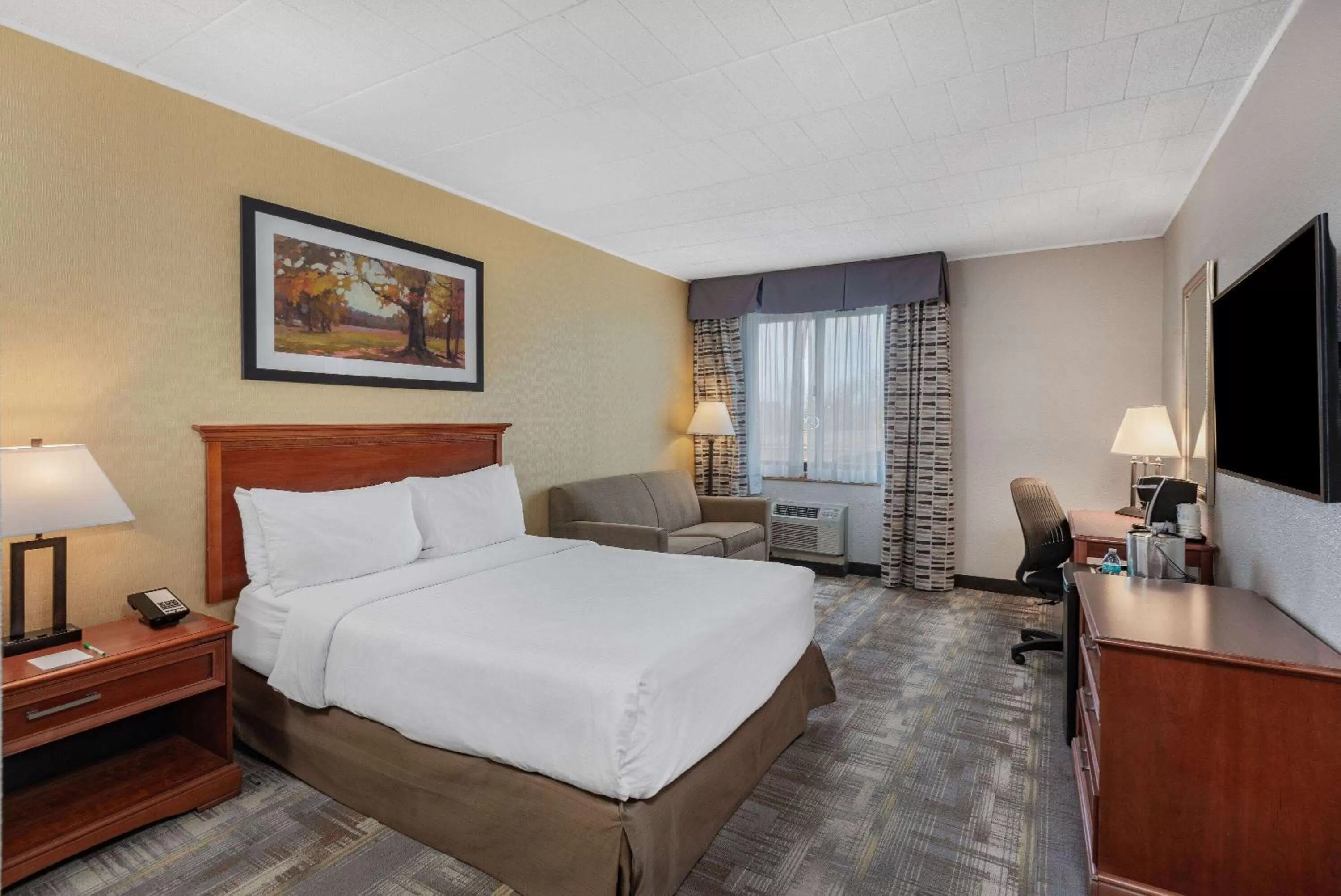 Photo of the whole room, Bed in Wyndham Garden York