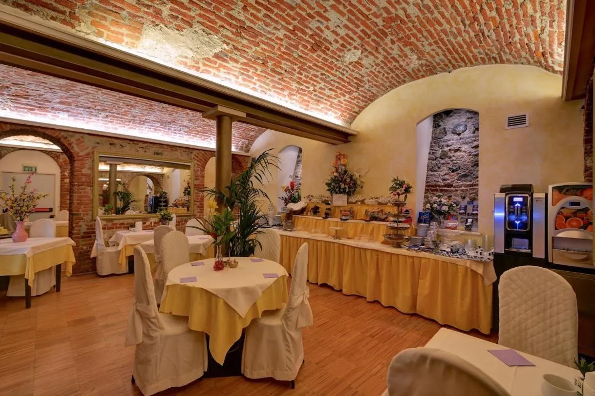 Food and drinks in Hotel Due Mondi