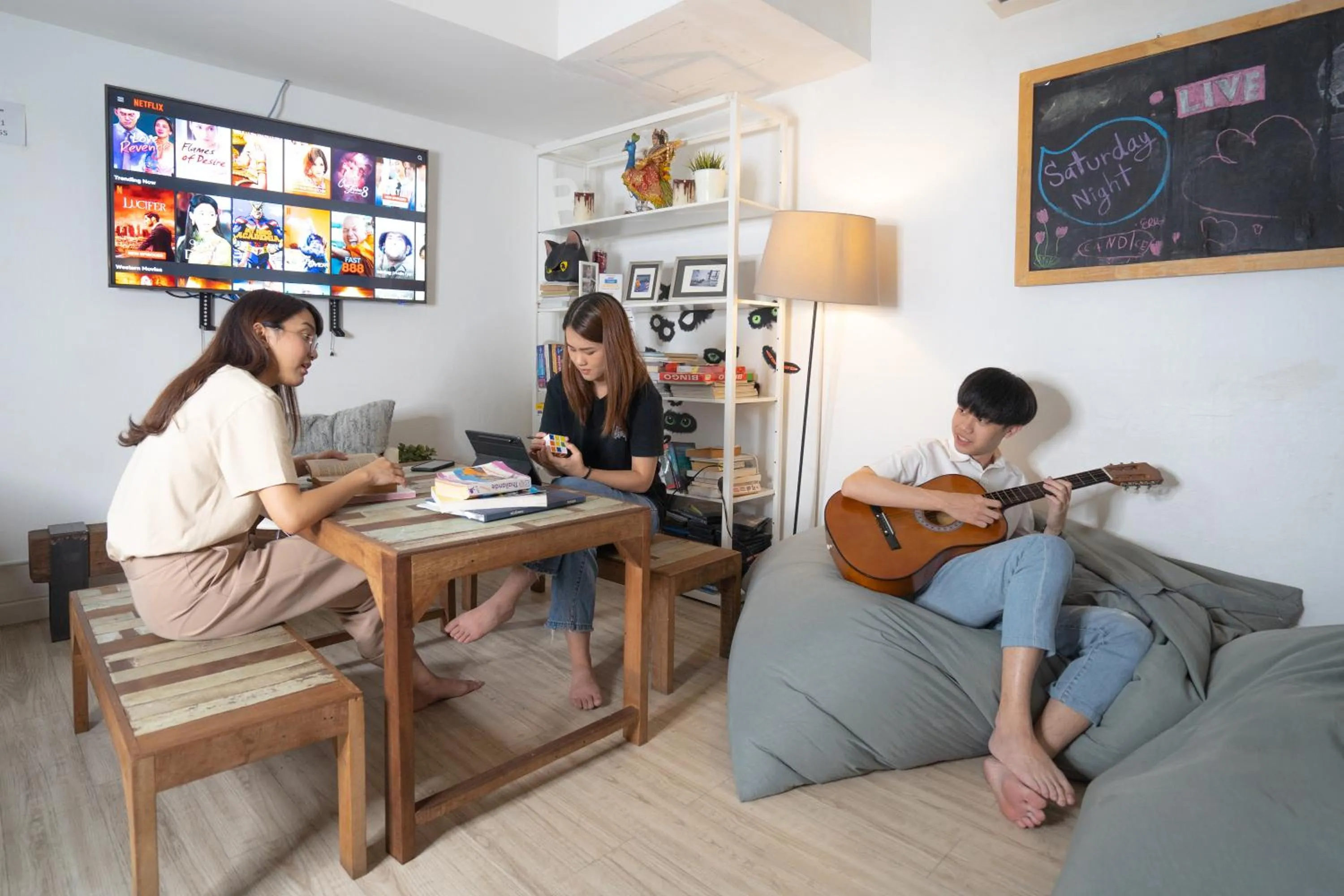 Living room in 3Howw Hostel @ Sukhumvit 21