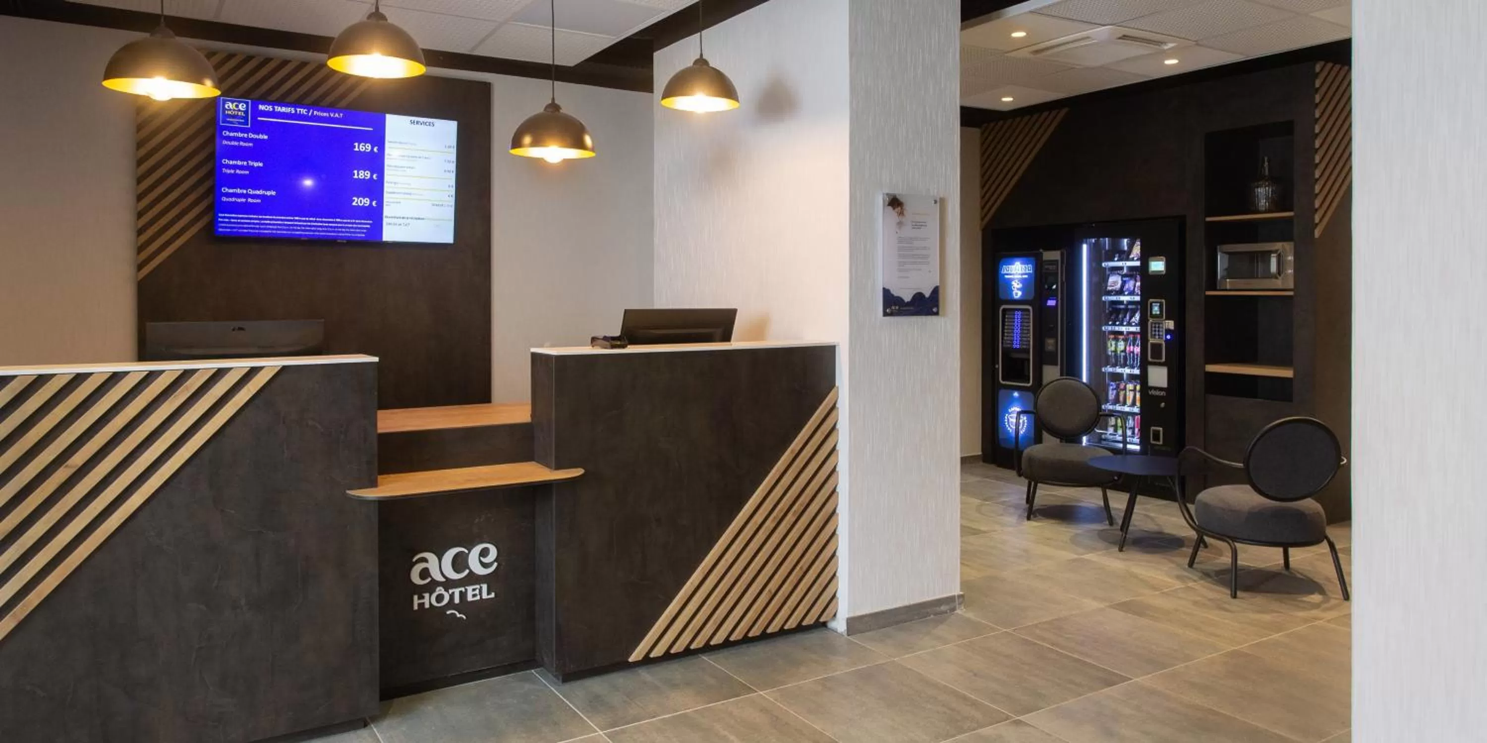 Lobby or reception in ACE Hôtel Lyon Vénissieux Parc des Expositions