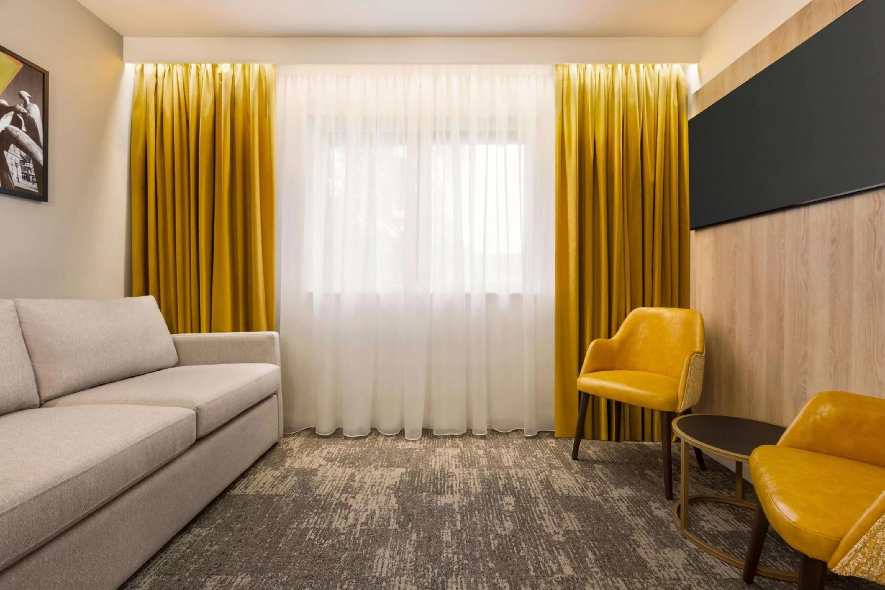 Photo of the whole room, Seating Area in Days Inn Durham