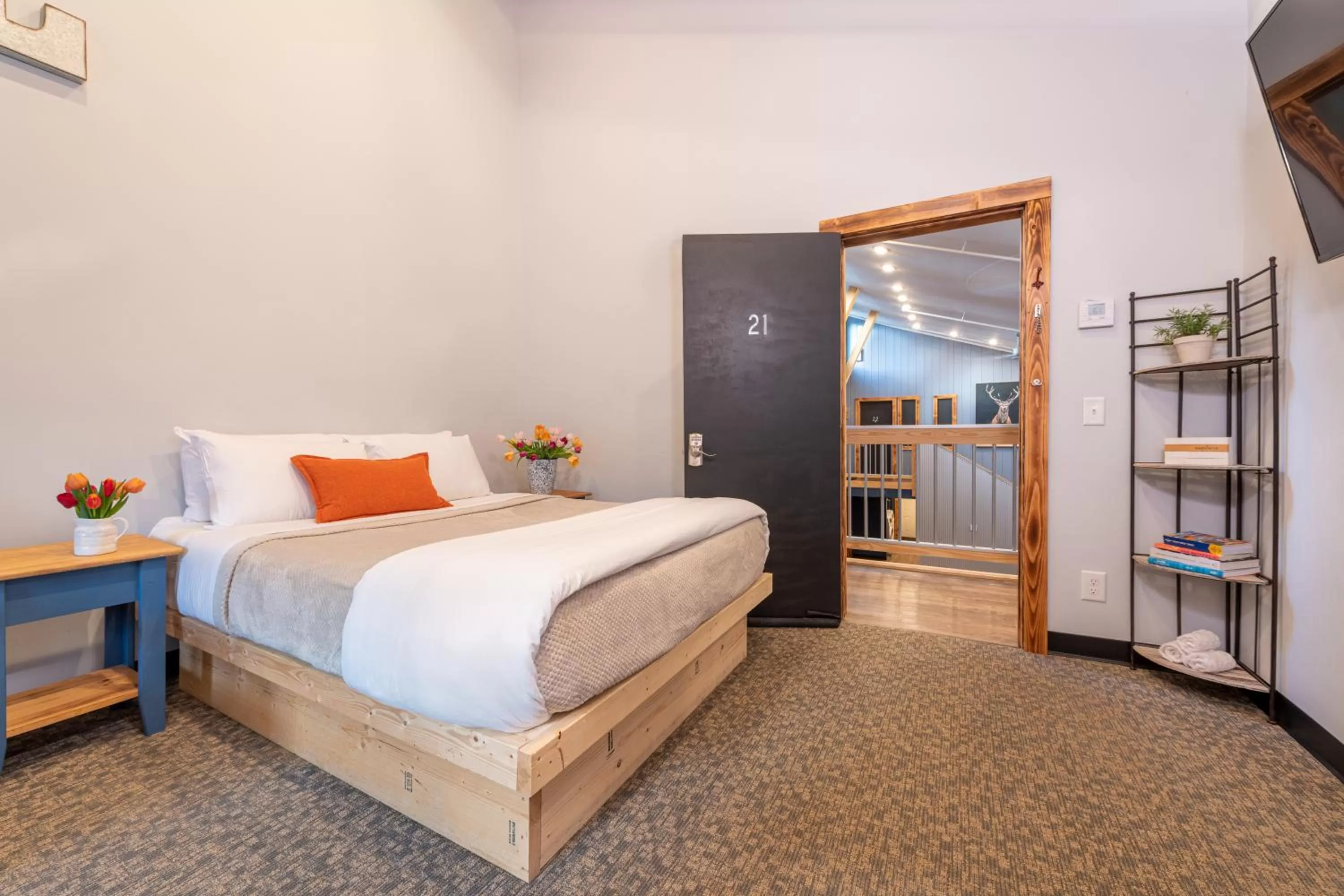 Bedroom, Bed in Mad River Lodge