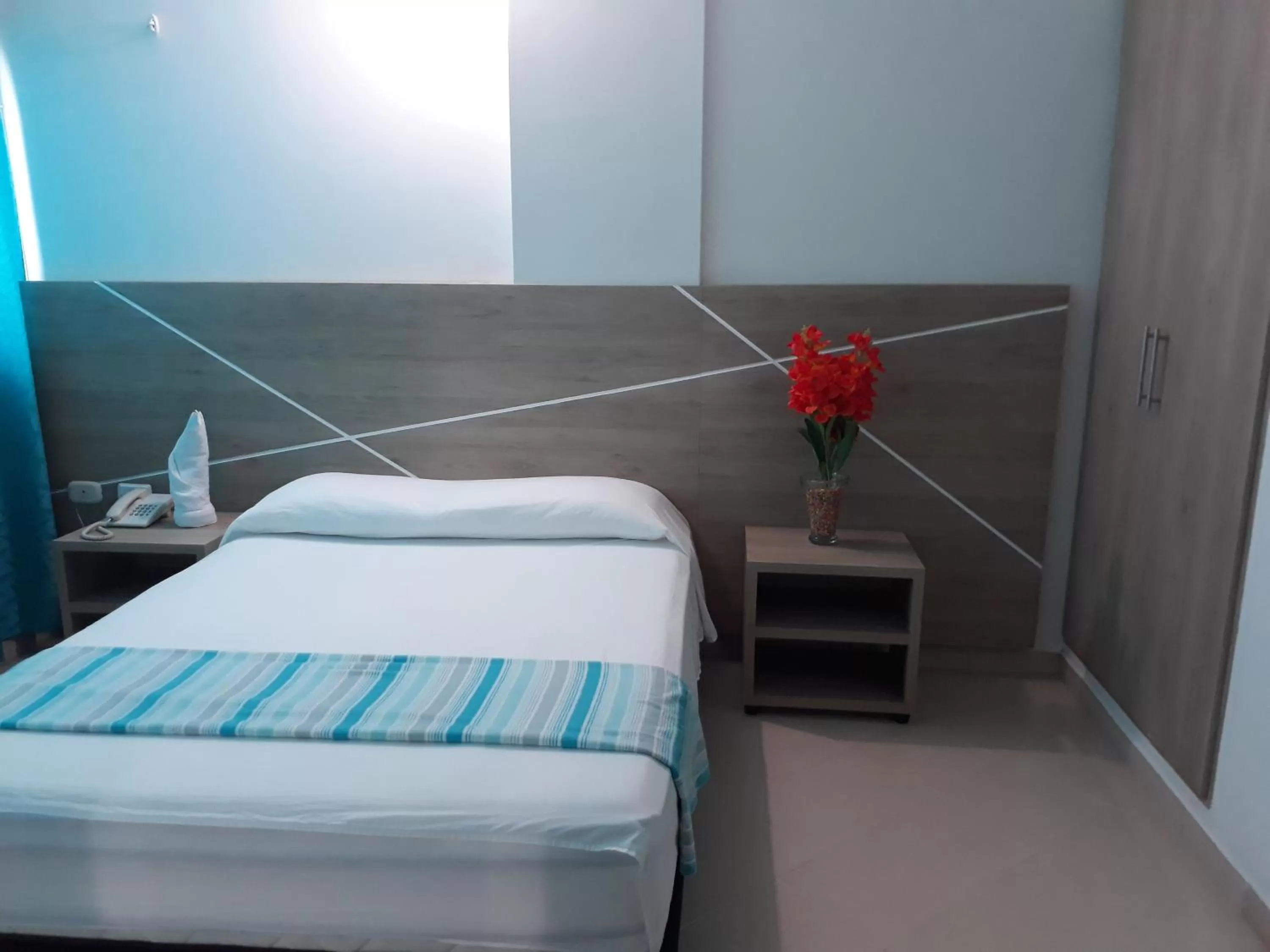 Bed in Hotel Comercial