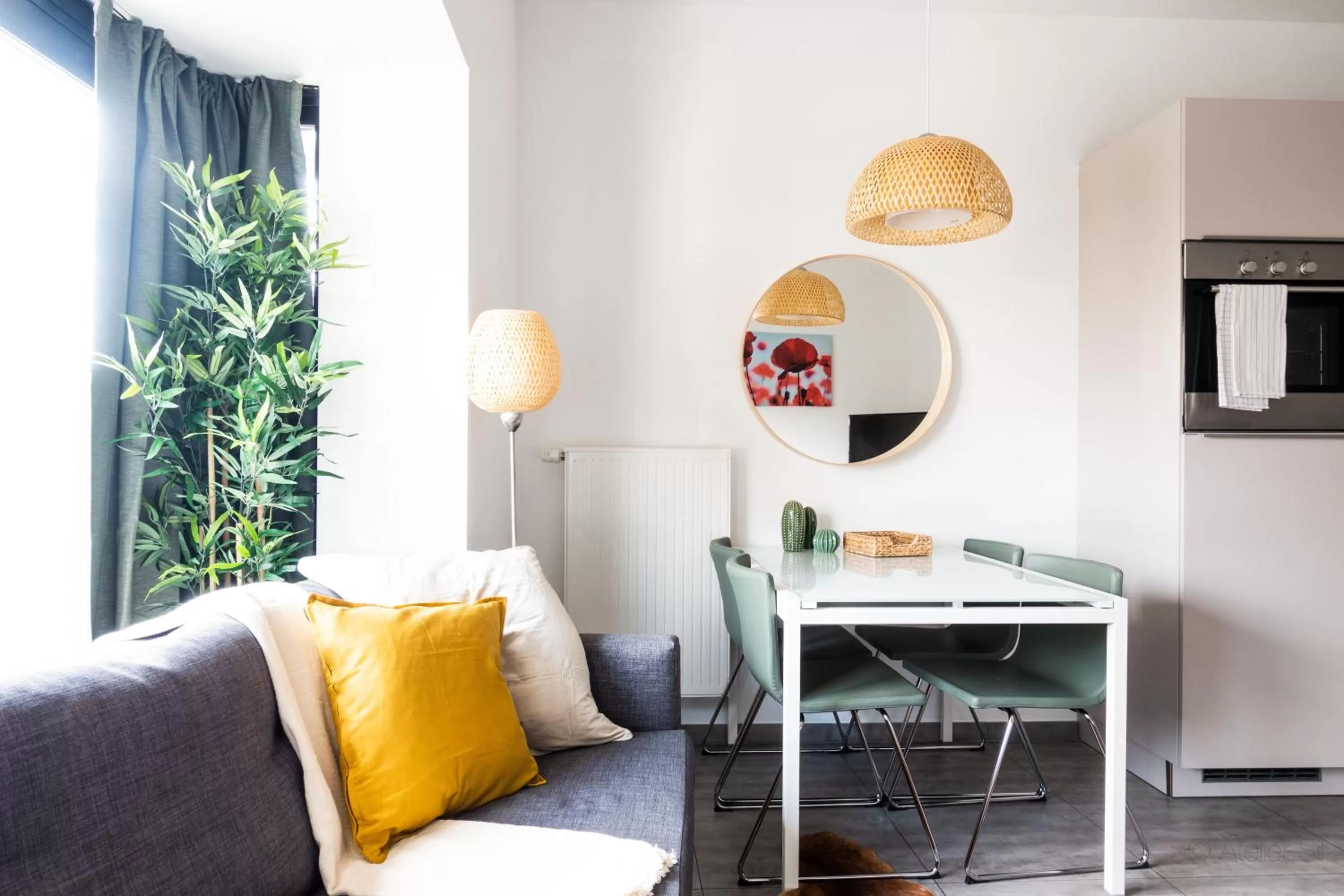 Living room in Oneluxstay Antwerp City Centre