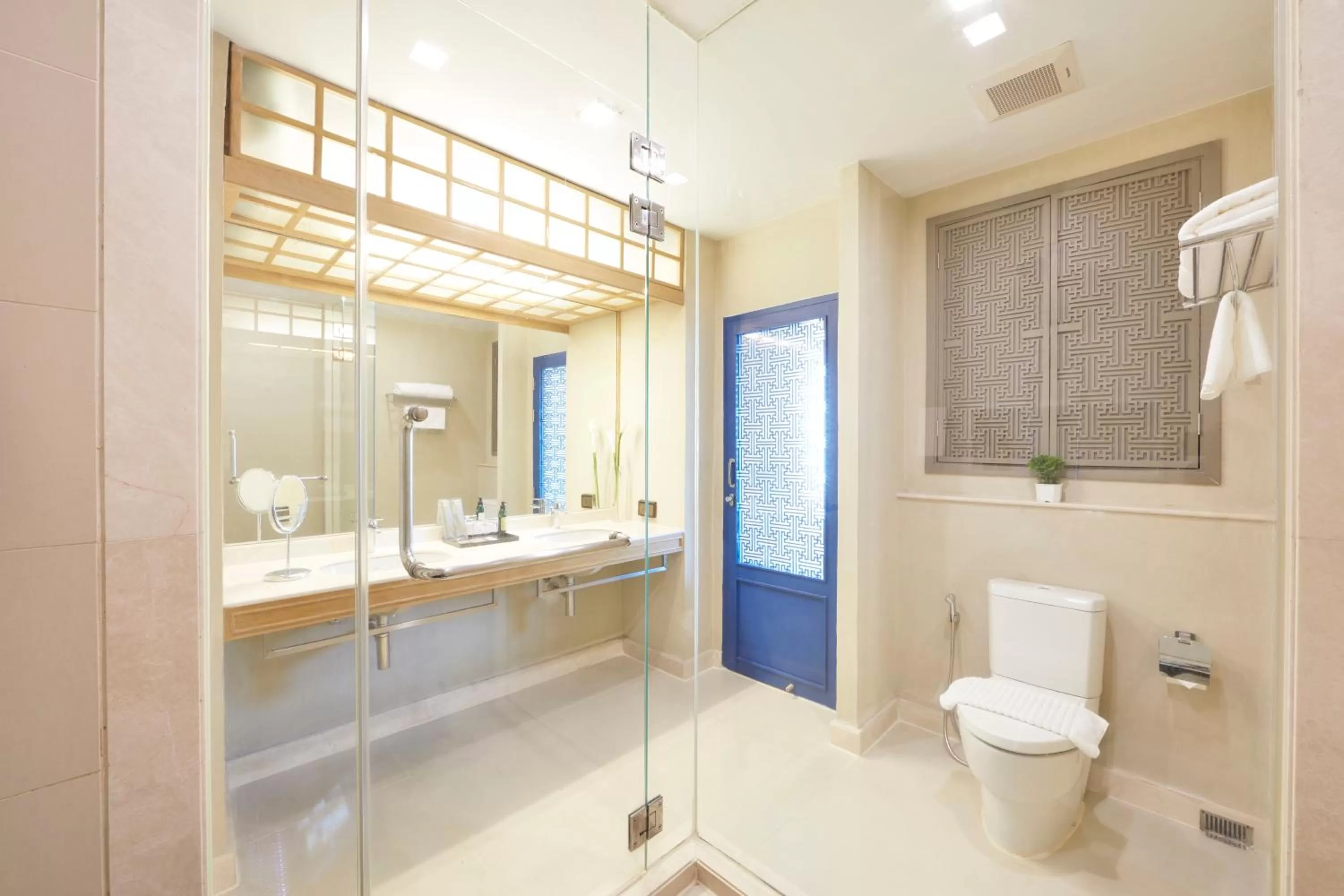 The Quarter Hualamphong by UHG