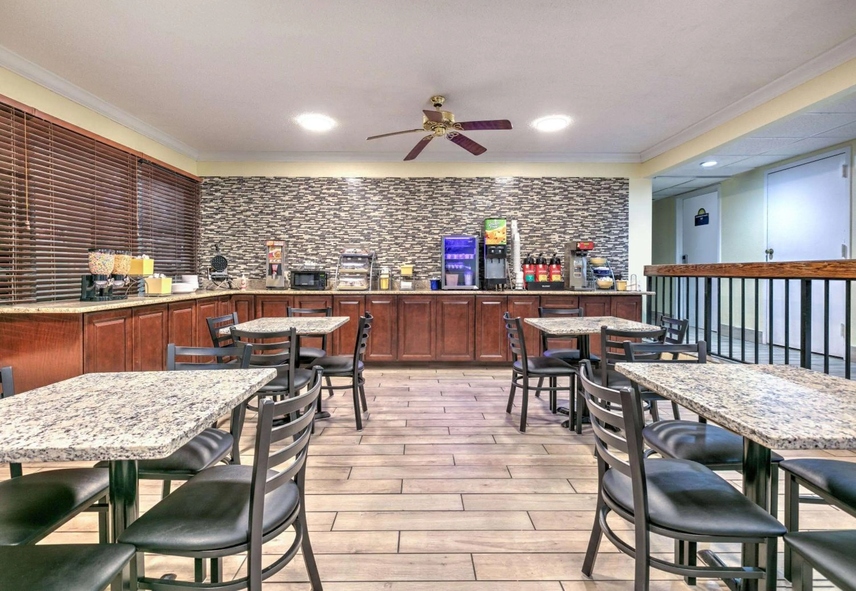 Breakfast in Days Inn by Wyndham Greenville MS