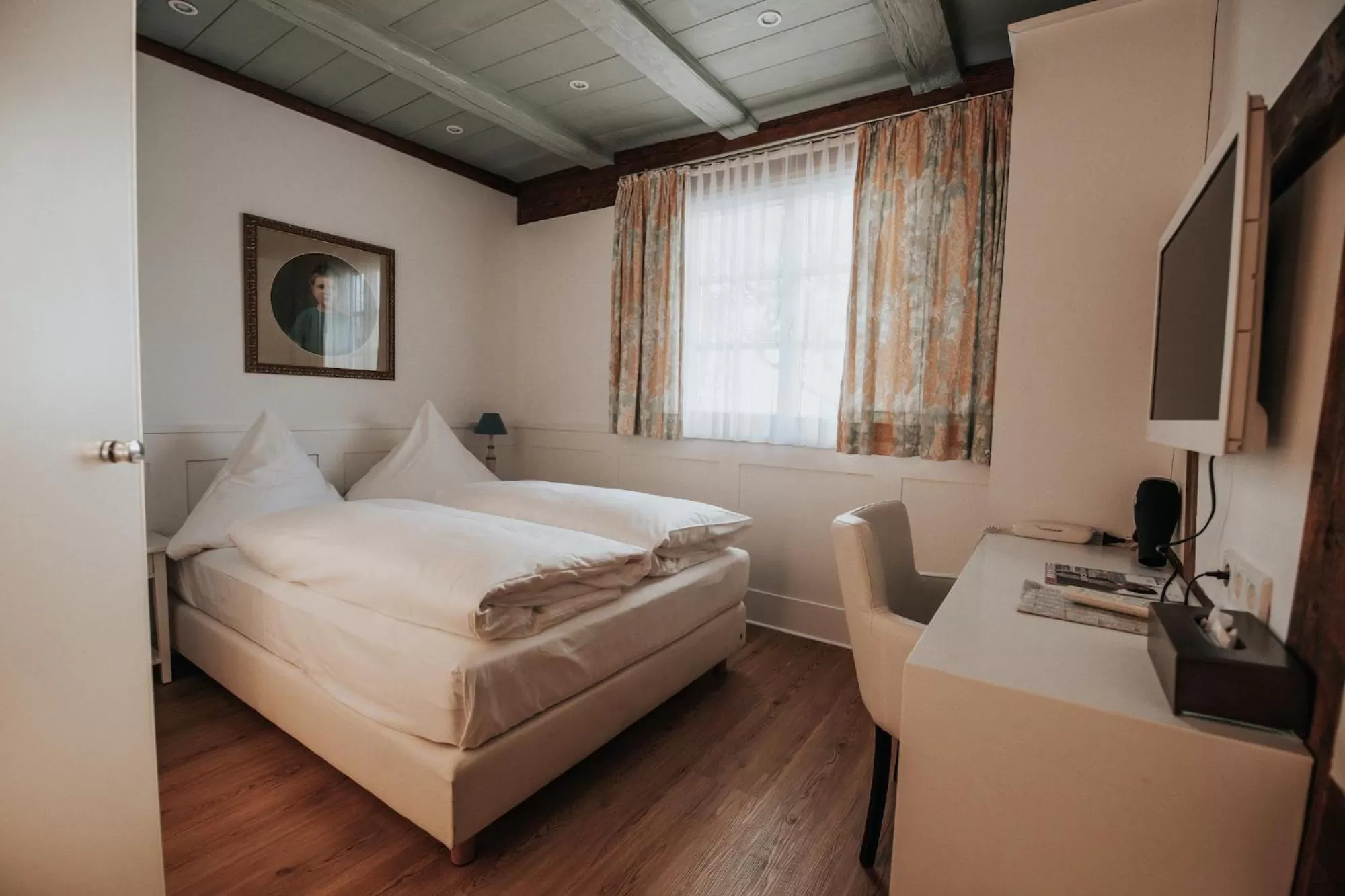 Living room, Bed in Boutique Hotel am Rathaus - Reblaus