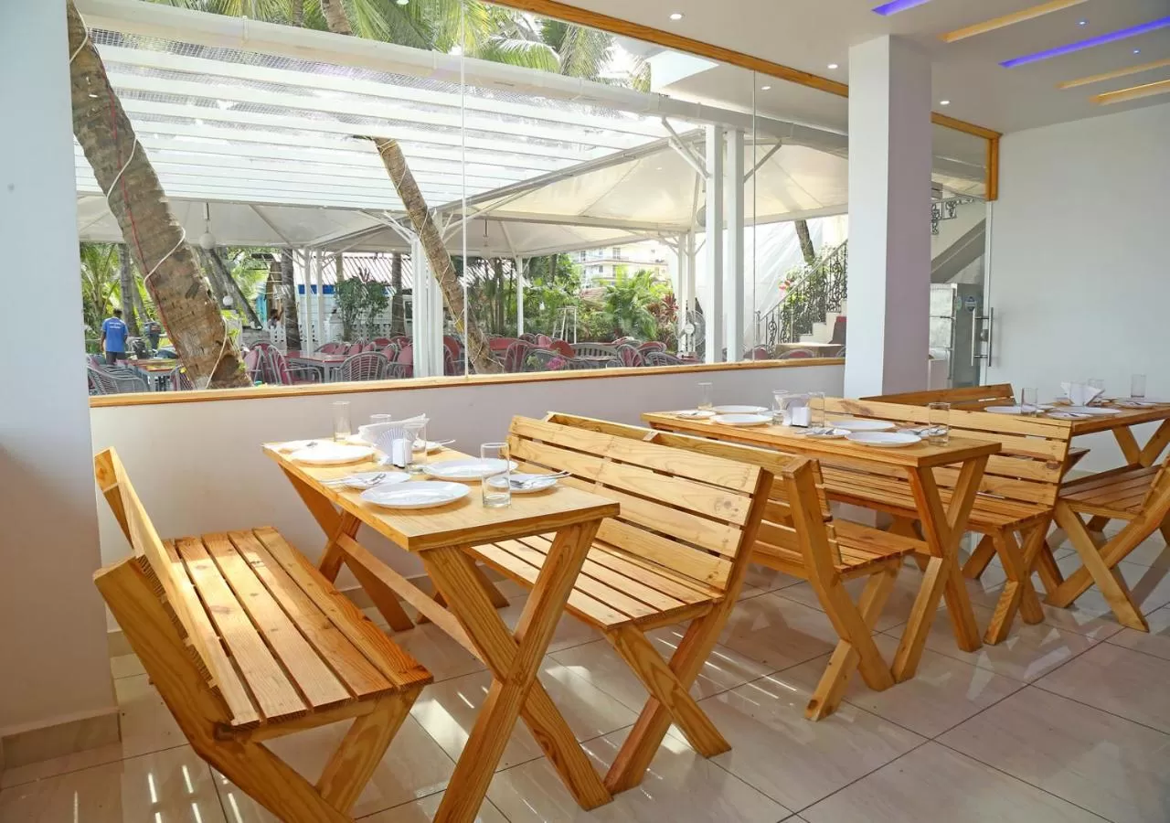 Restaurant/Places to Eat in M aples Jacks Place