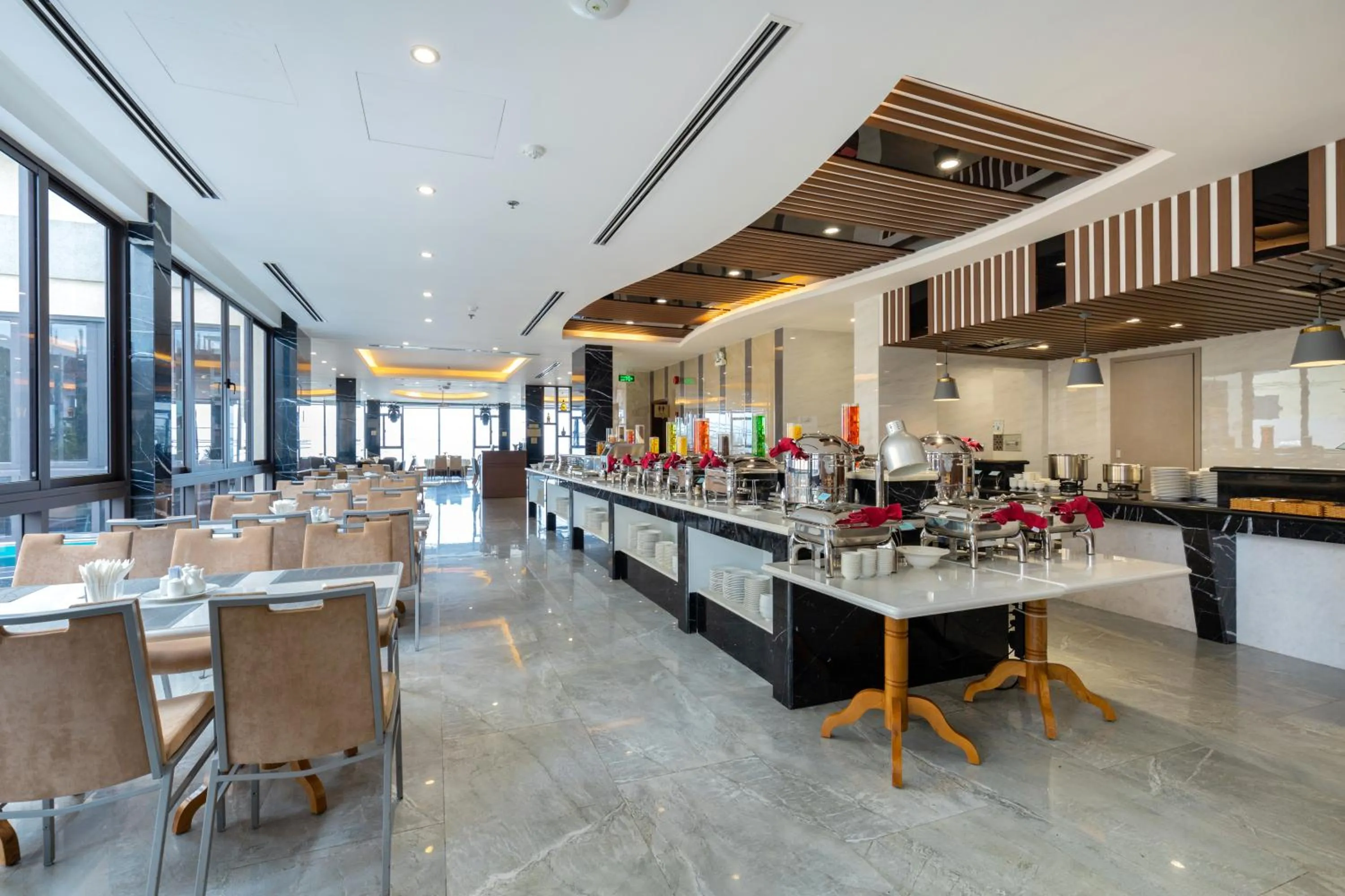 Restaurant/places to eat in GOLDEN ERA Hotel - Vung Tau Riva Hotel