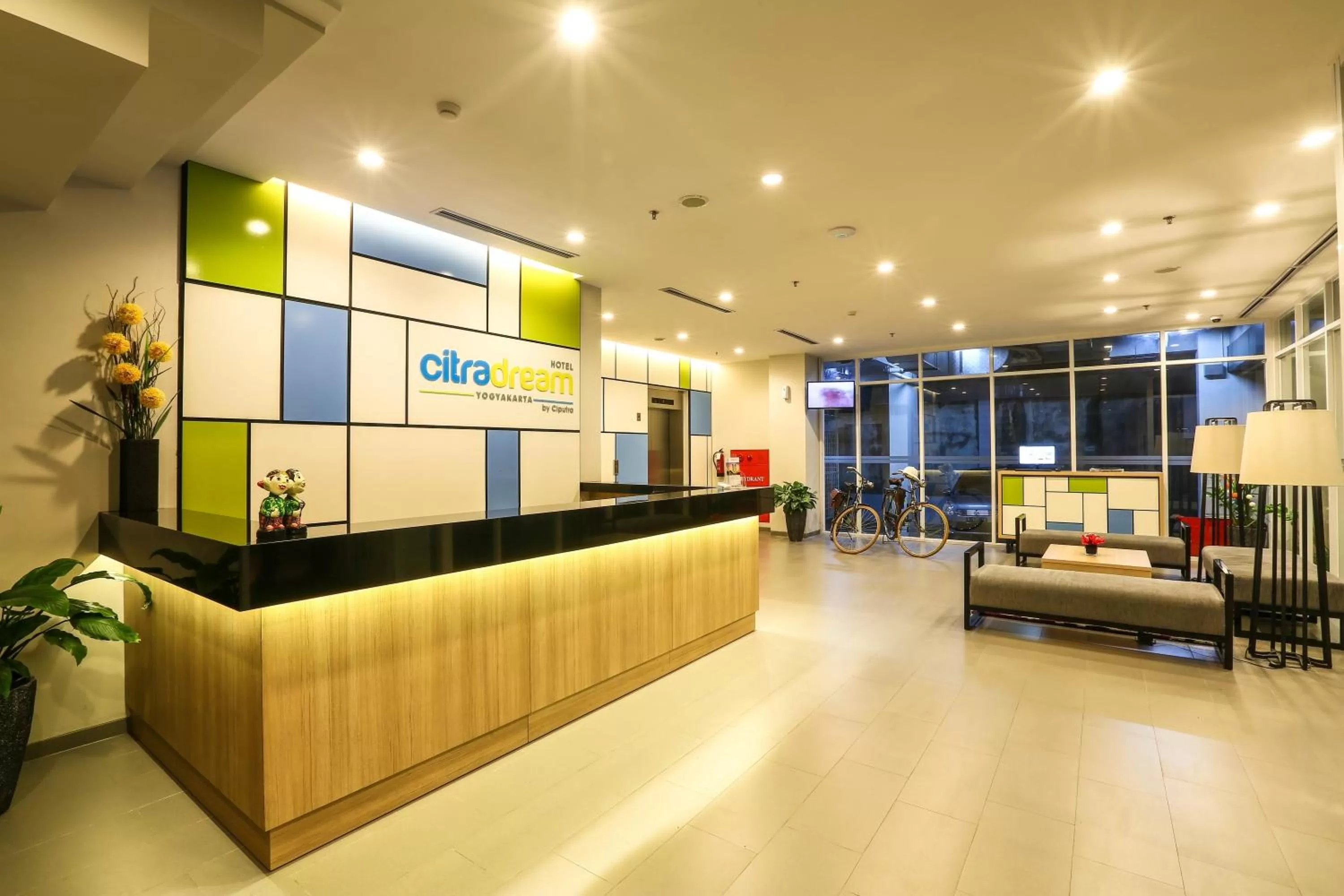 Lobby or reception in Hotel Citradream Tugu Yogyakarta