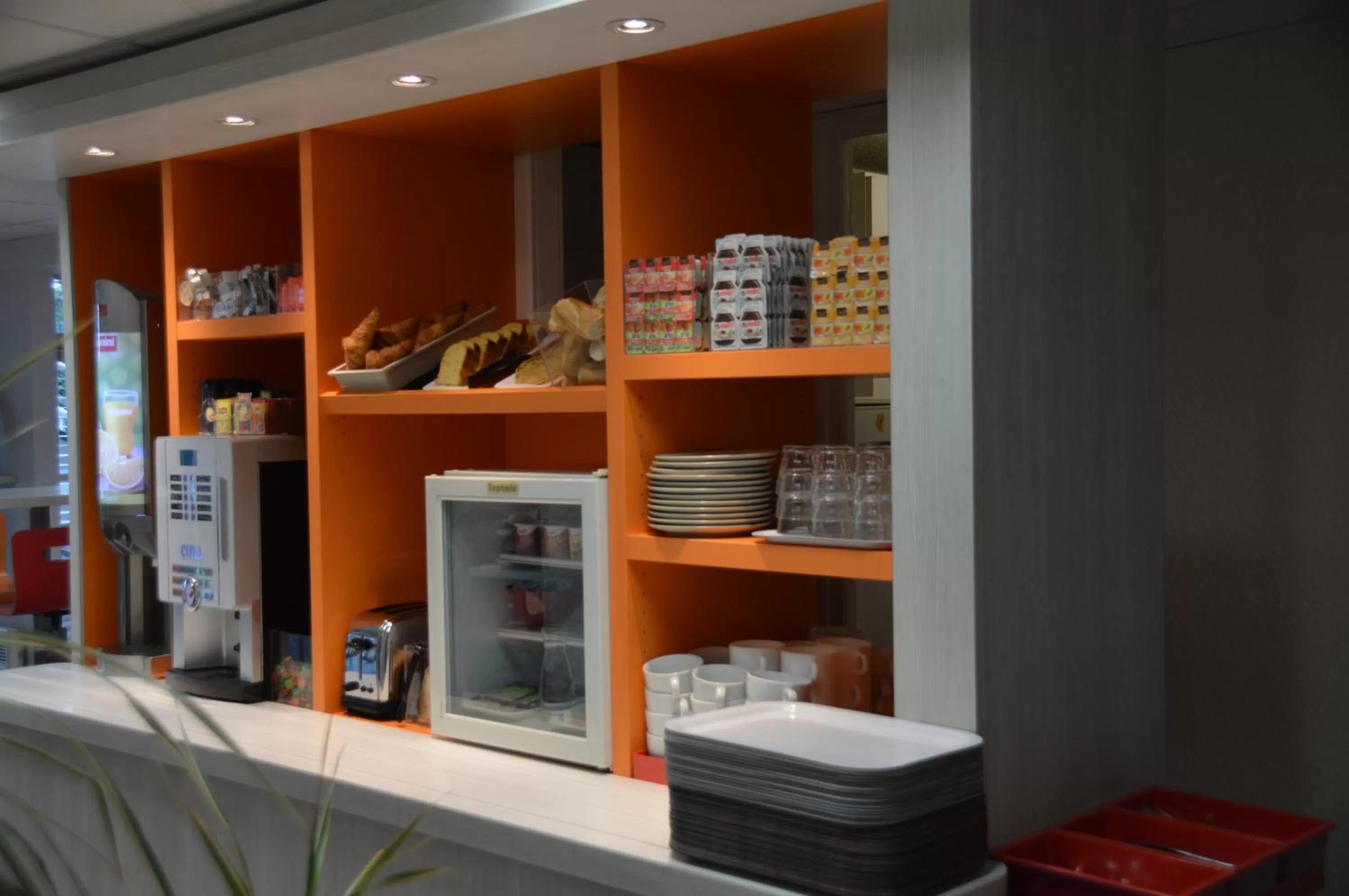 Food and drinks in The Originals Access, Hôtel Rouen Sud Oissel (P'tit Dej-Hotel)